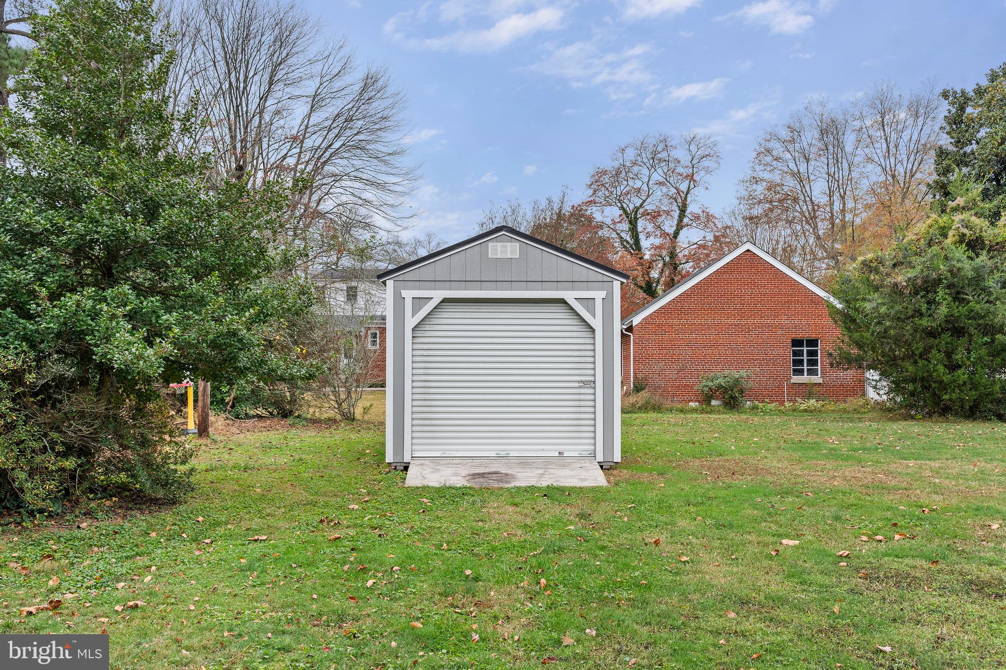 WHITE CREST - Residential