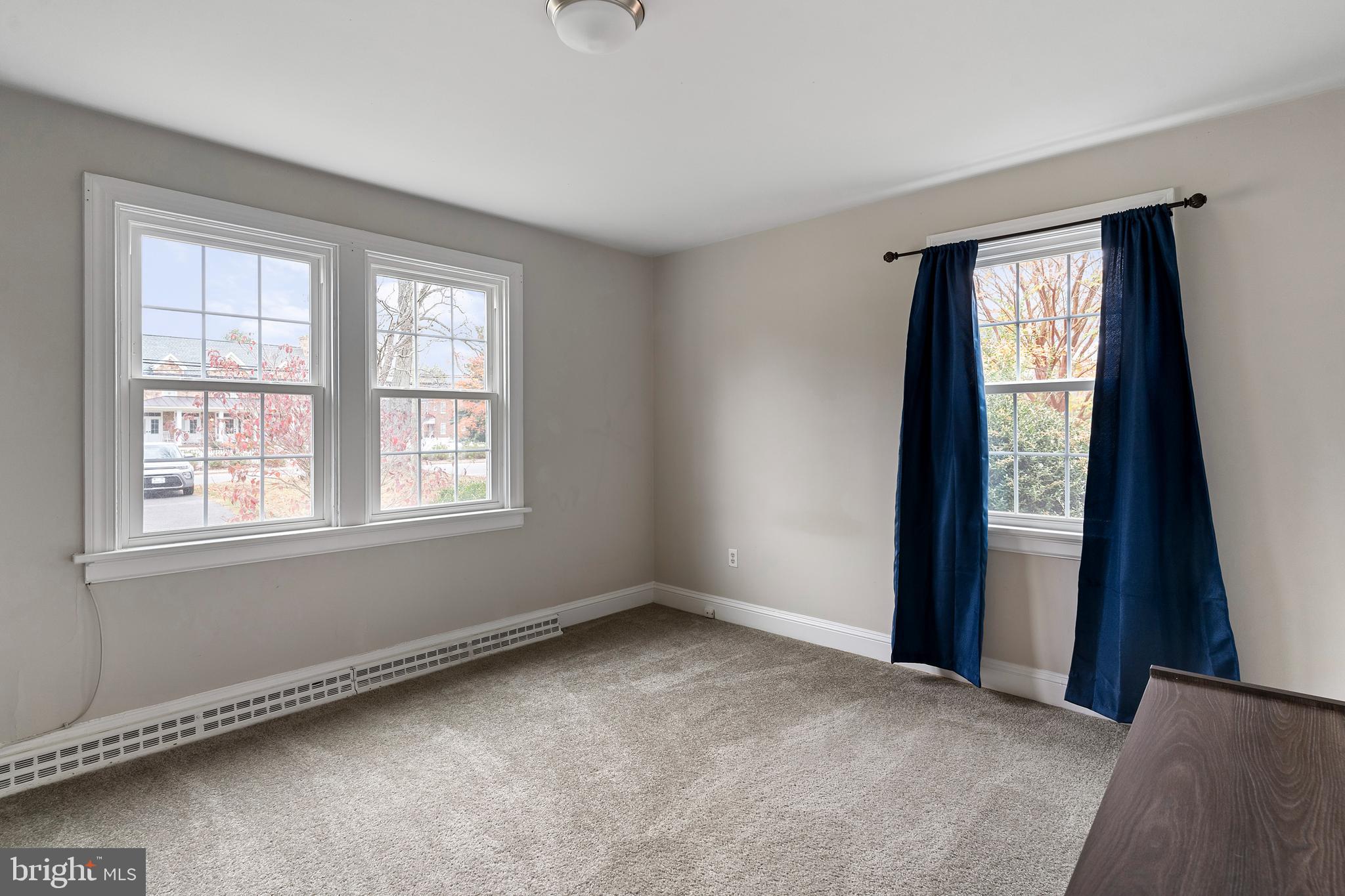 WHITE CREST - Residential