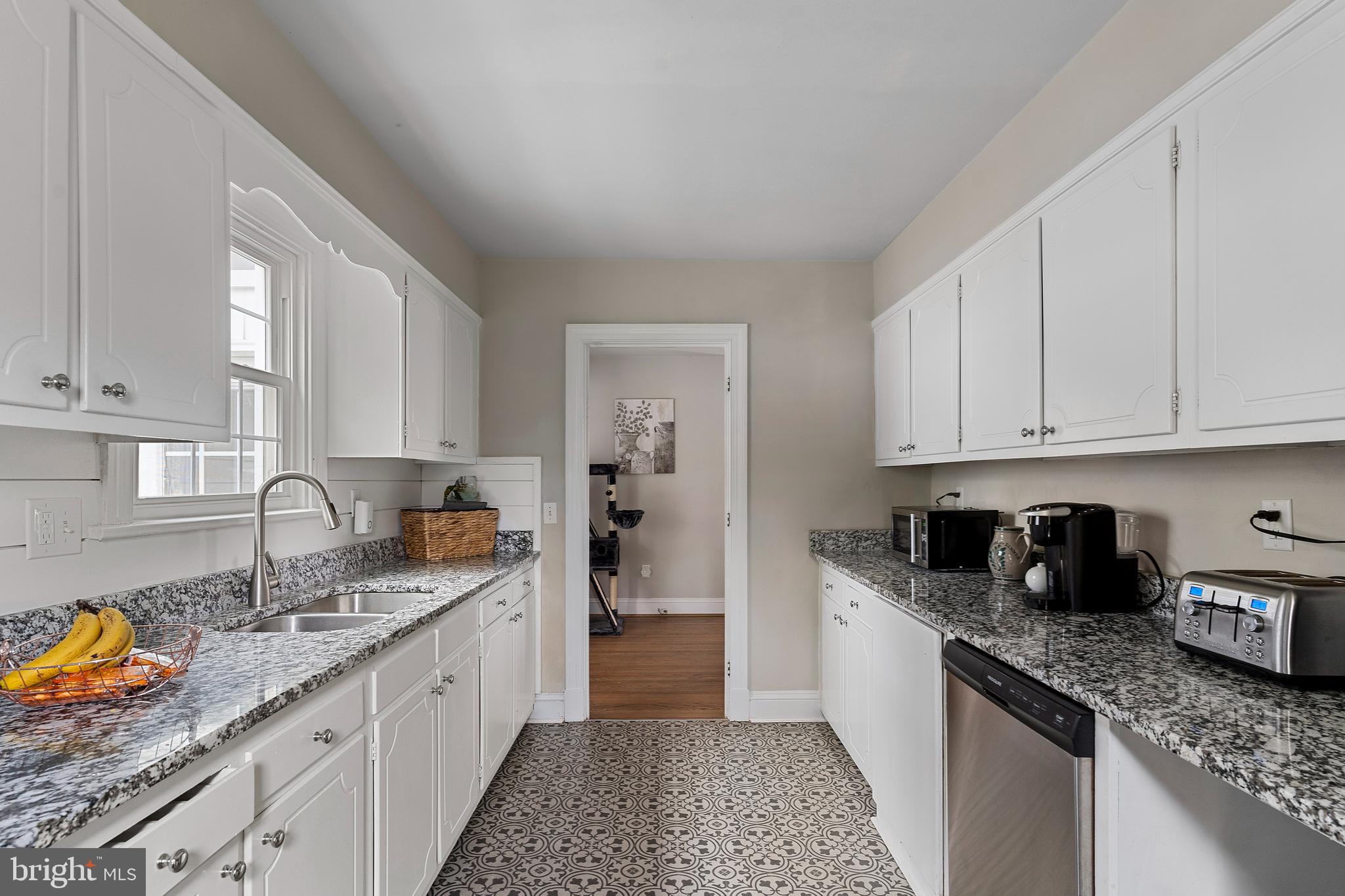 WHITE CREST - Residential