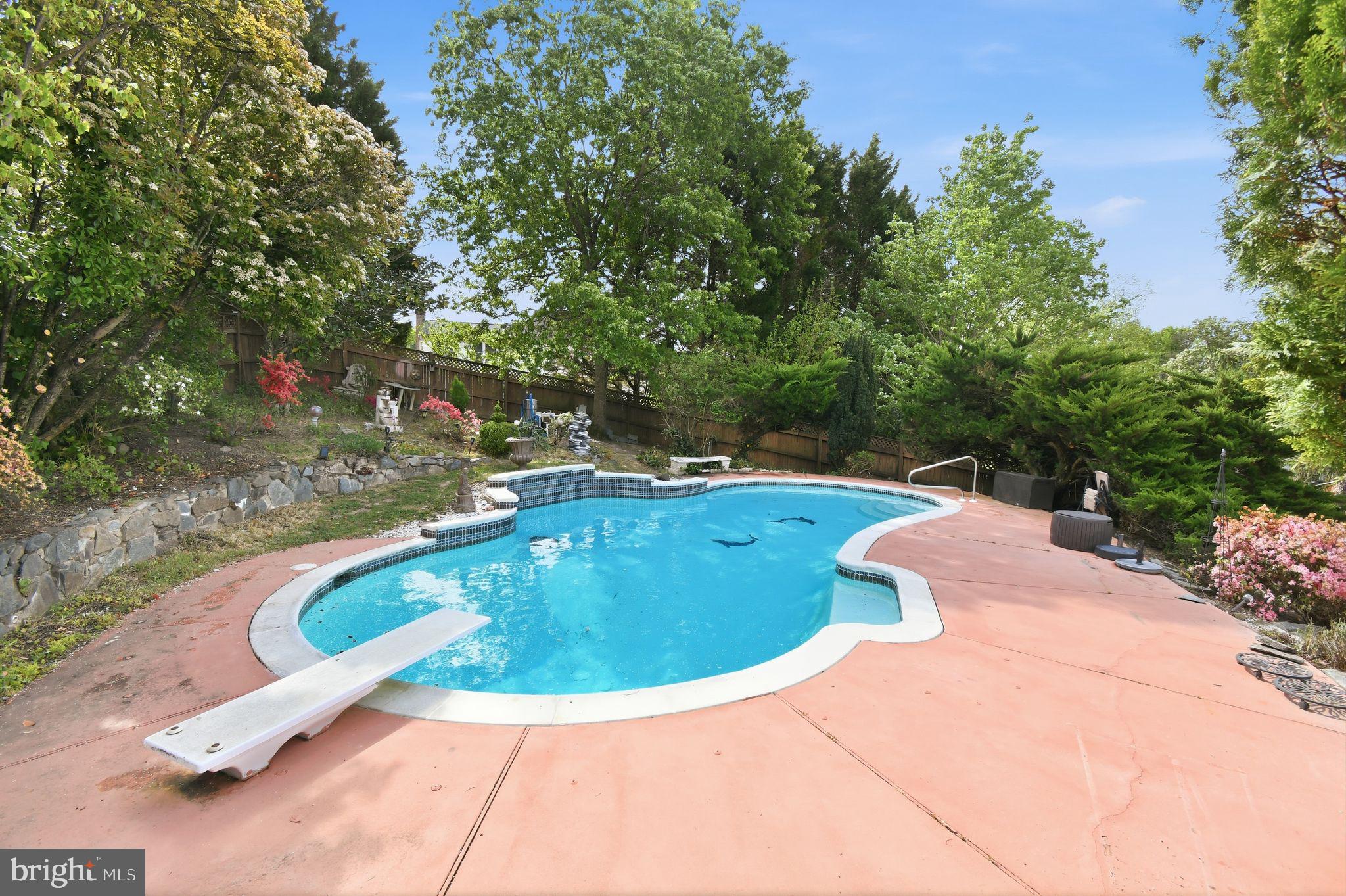 CHELTENHAM WOODS - Residential