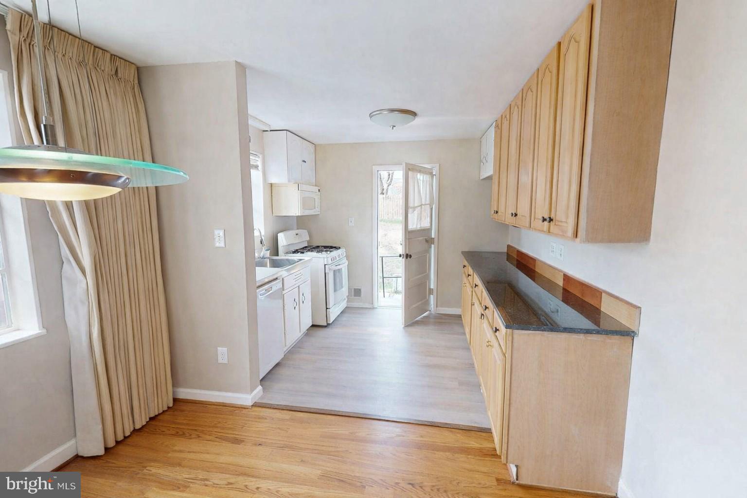 ASPEN HILL - Residential