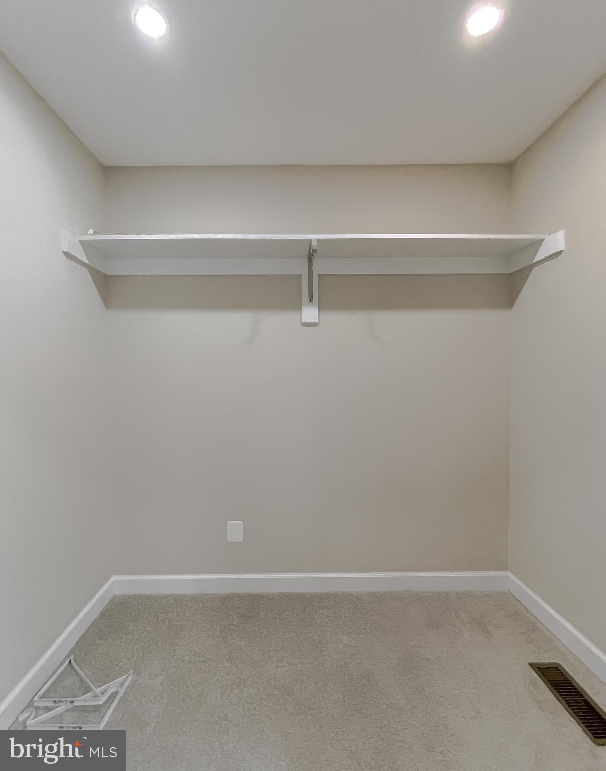 SPRING VALLEY - Residential