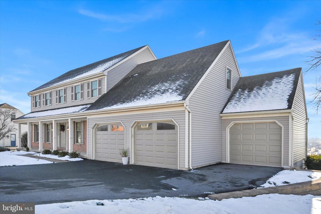 Photo of 57 Brookfield Drive, ELIZABETHTOWN, PA 17022 (MLS # PALA2080976)