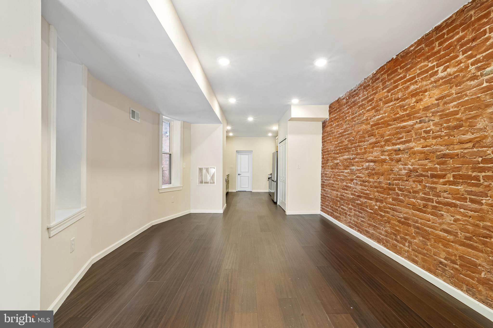WALNUT HILL - Residential