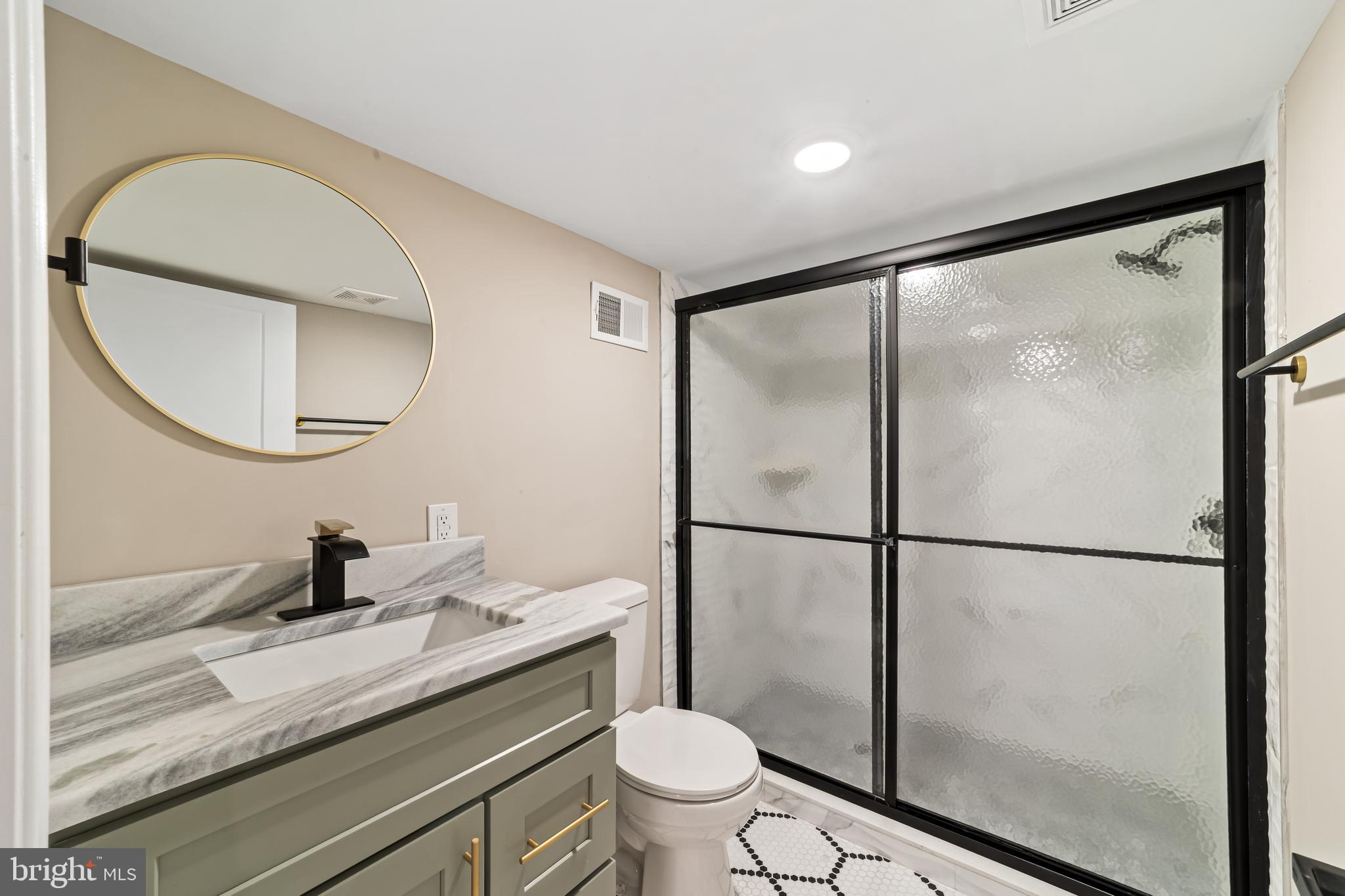 WALNUT HILL - Residential