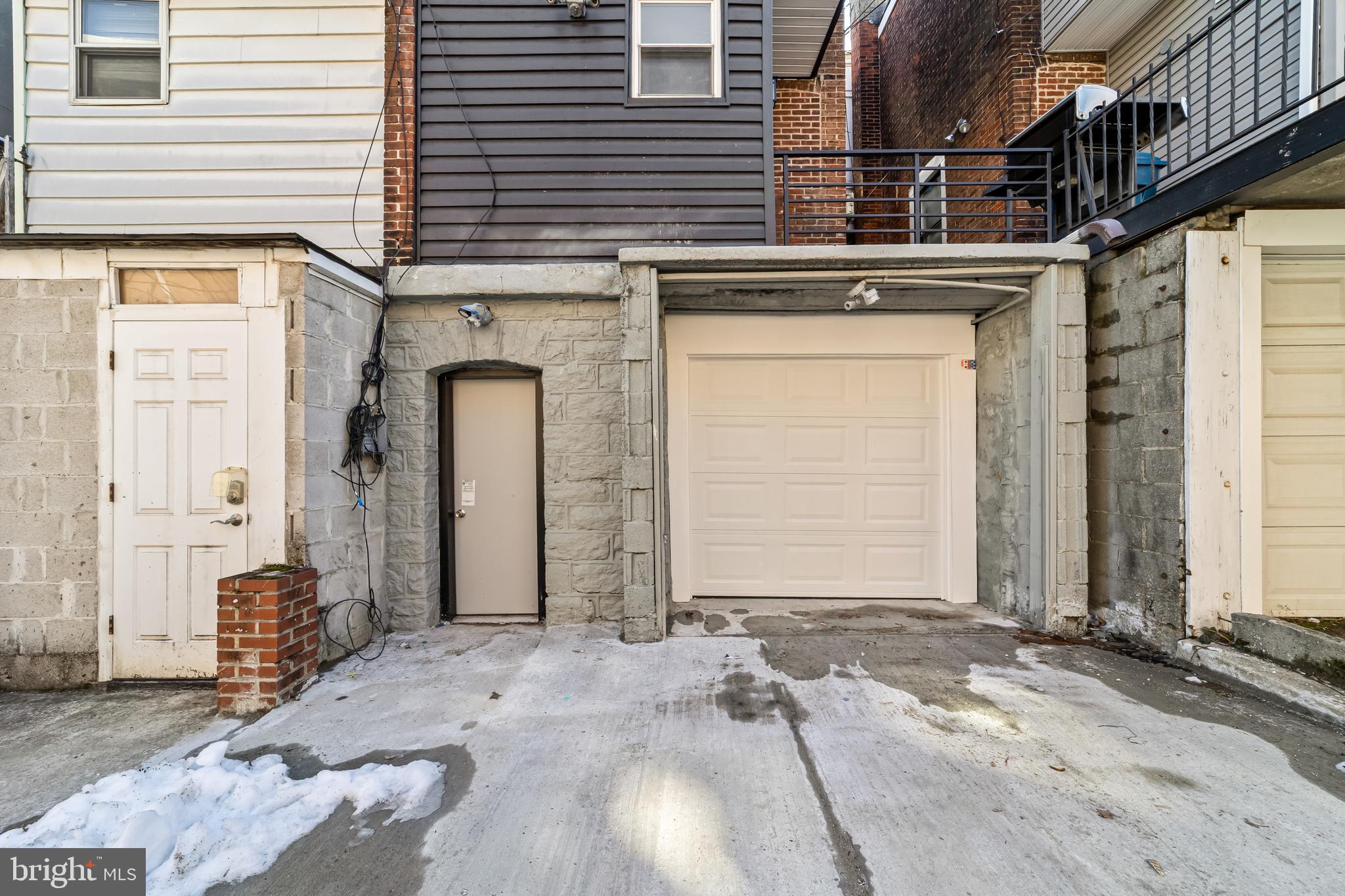 WALNUT HILL - Residential