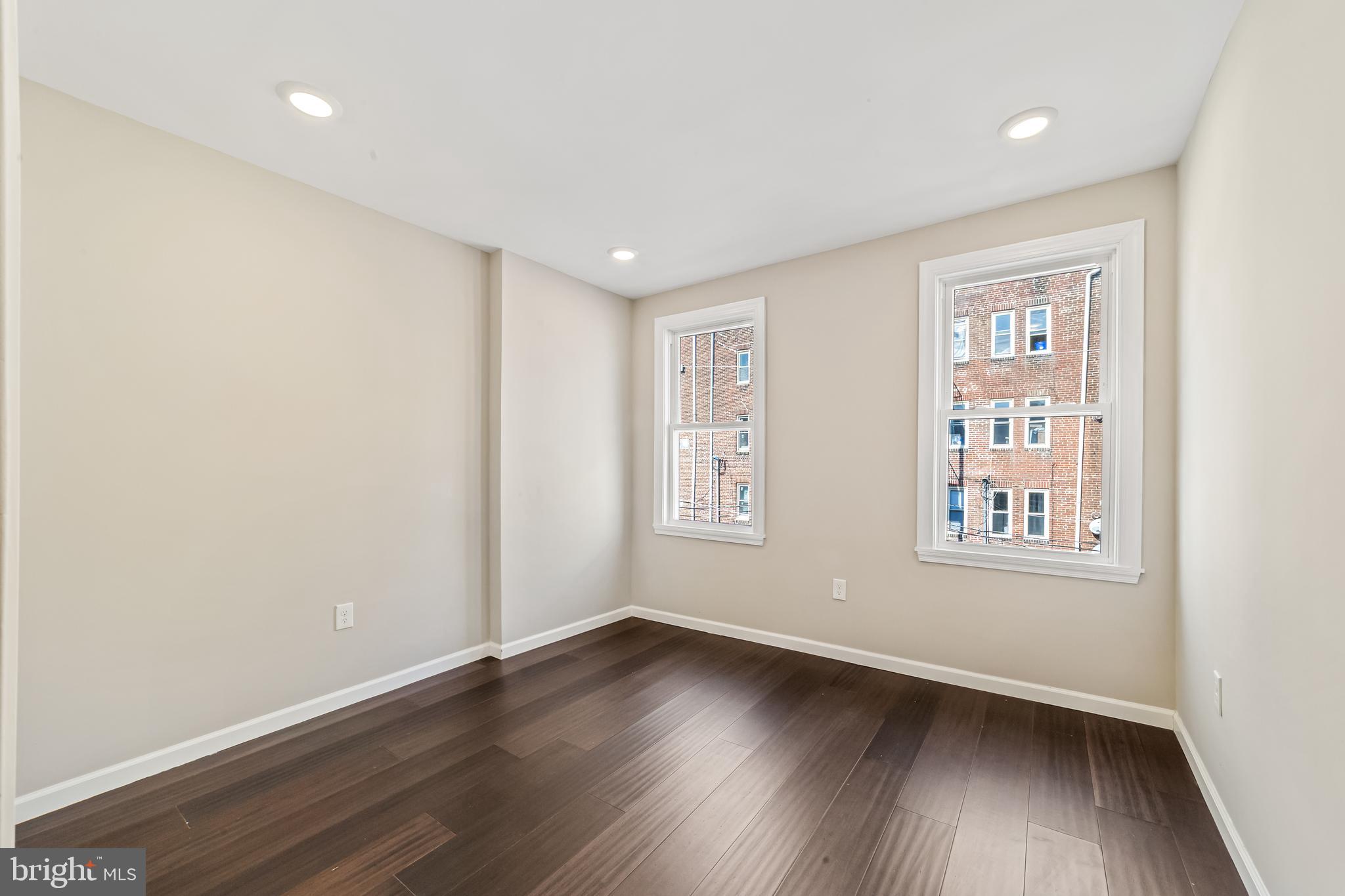 WALNUT HILL - Residential