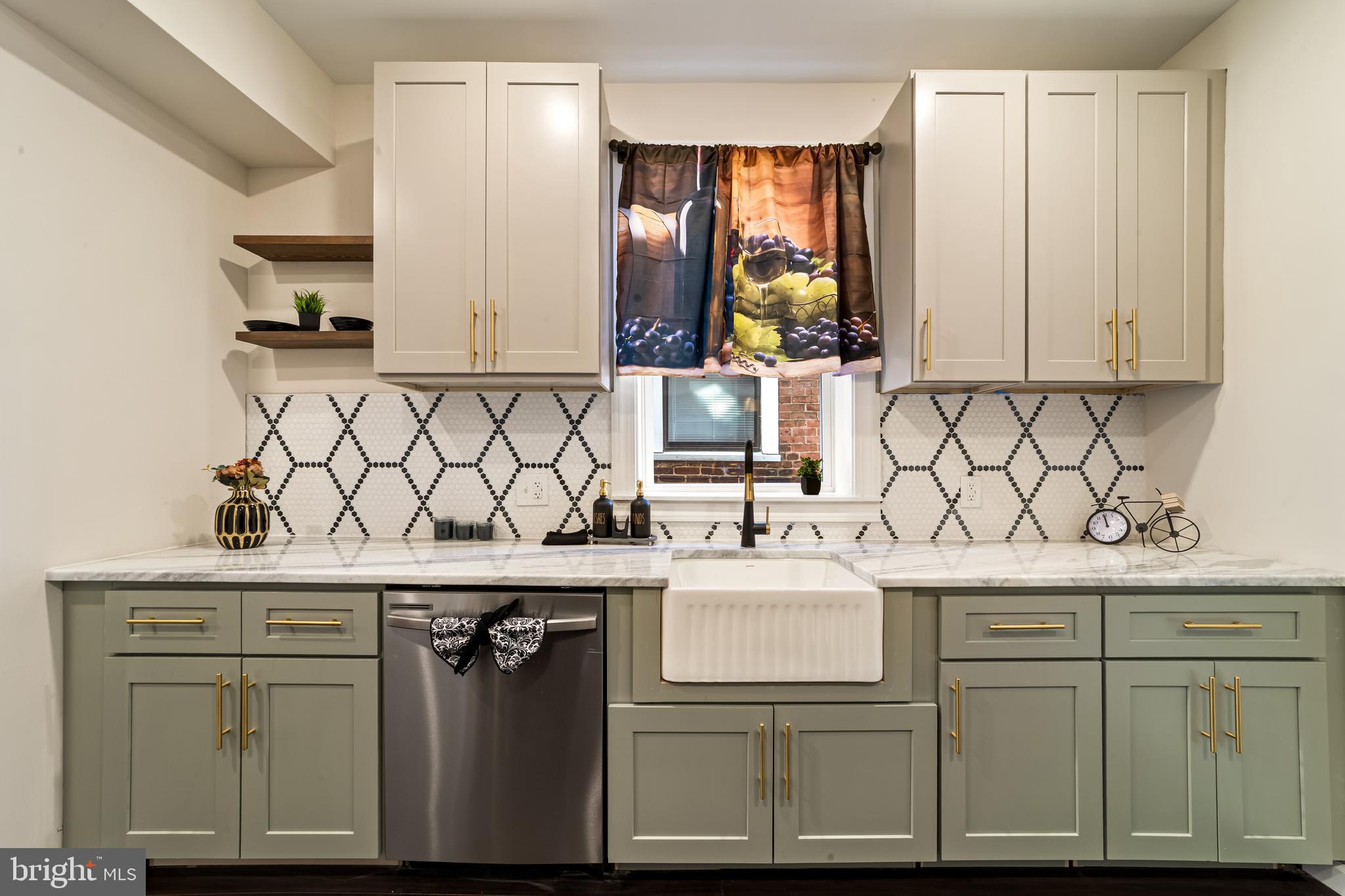WALNUT HILL - Residential