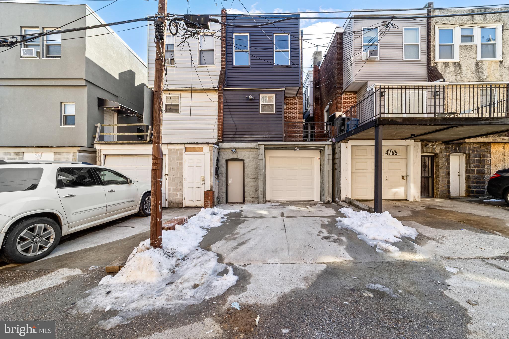 WALNUT HILL - Residential