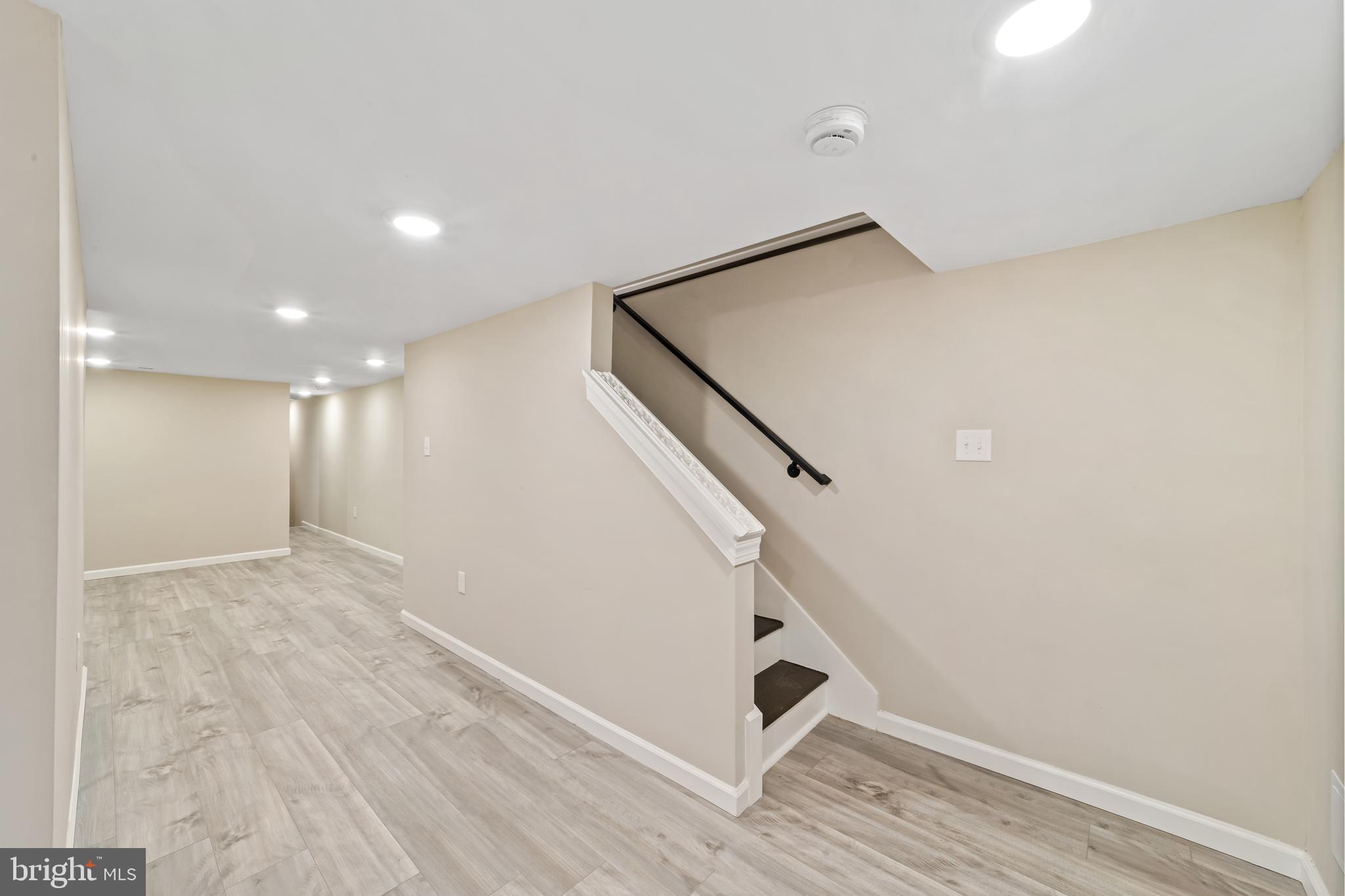 WALNUT HILL - Residential
