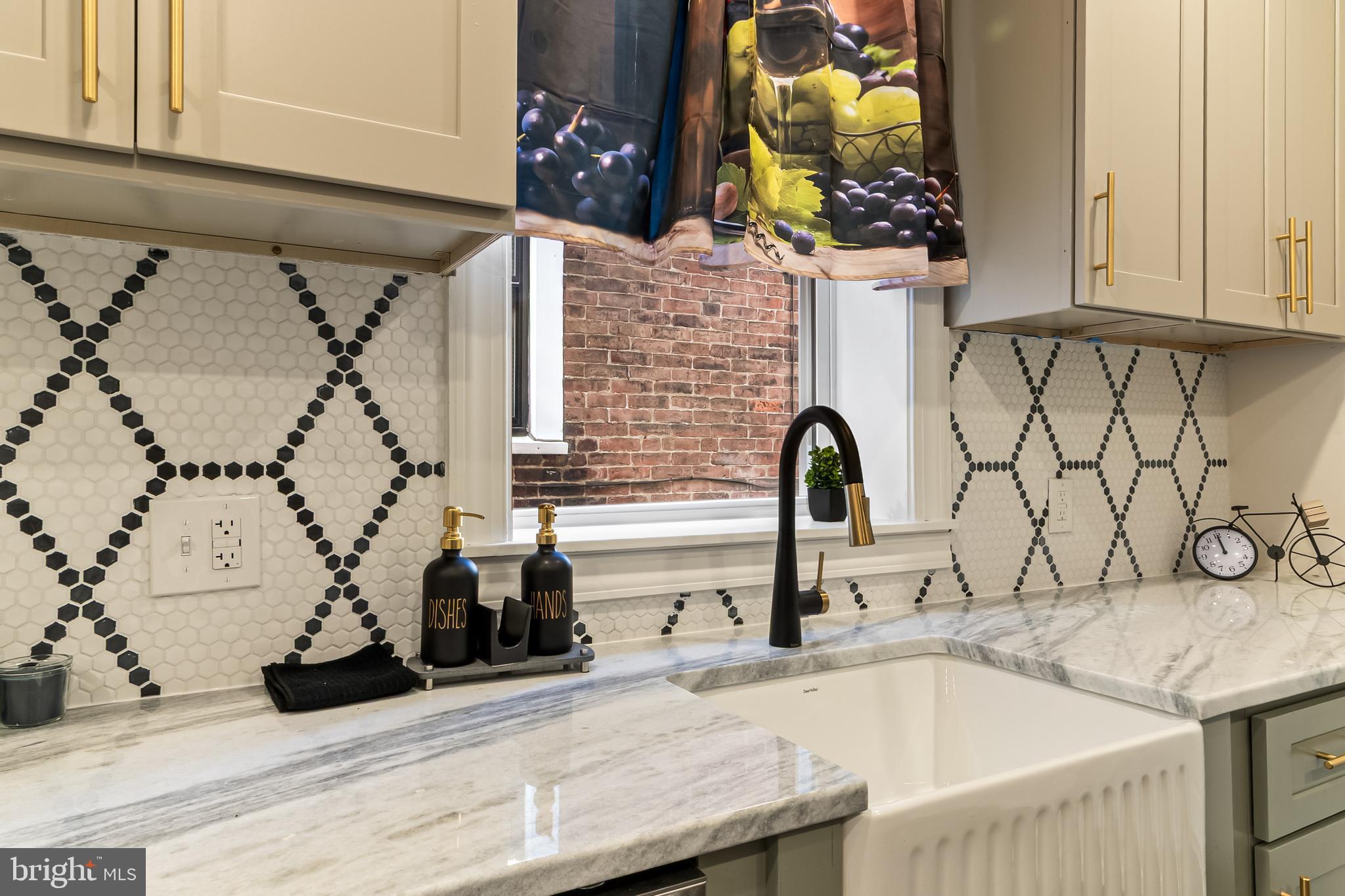 WALNUT HILL - Residential