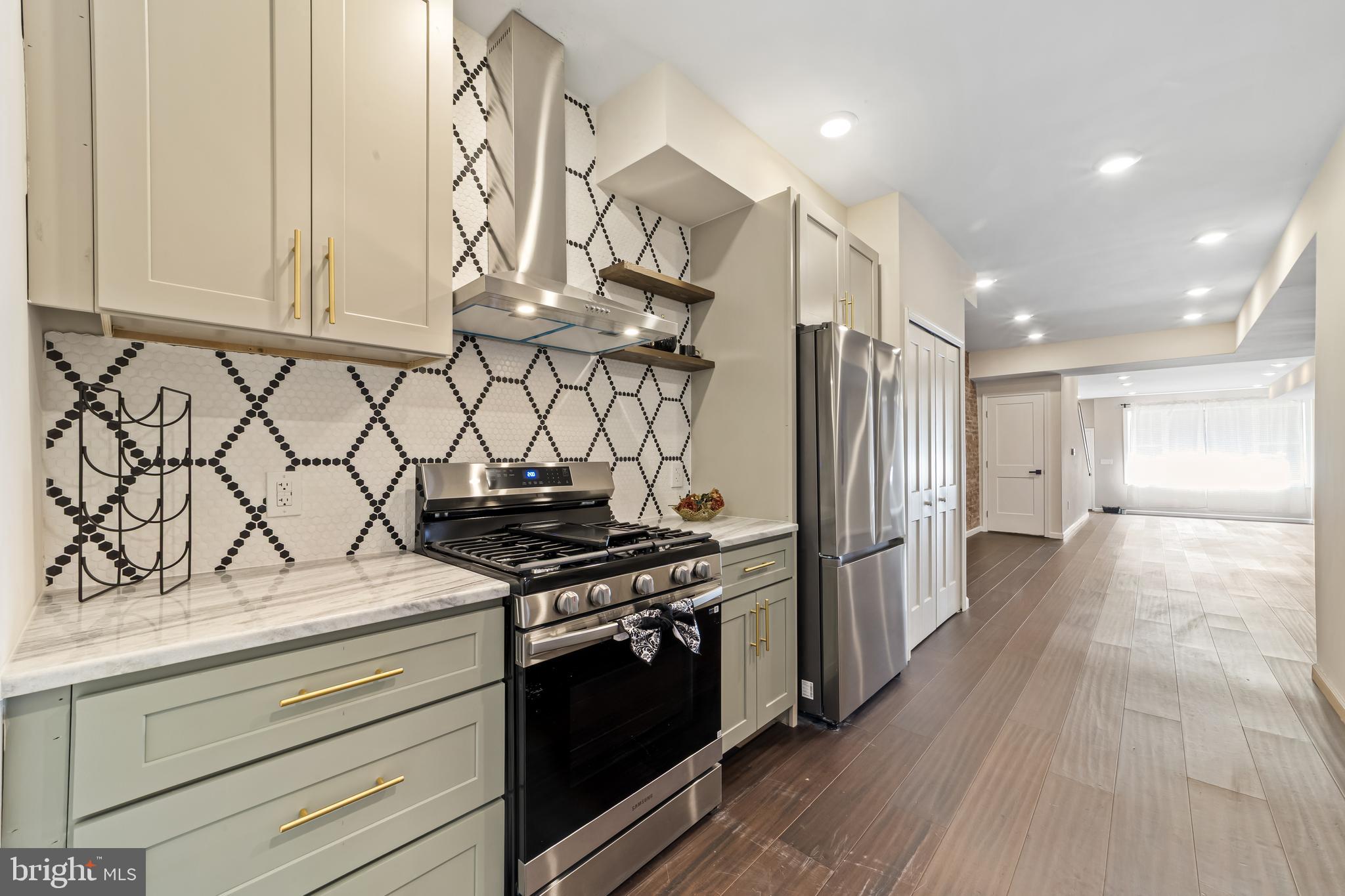 WALNUT HILL - Residential