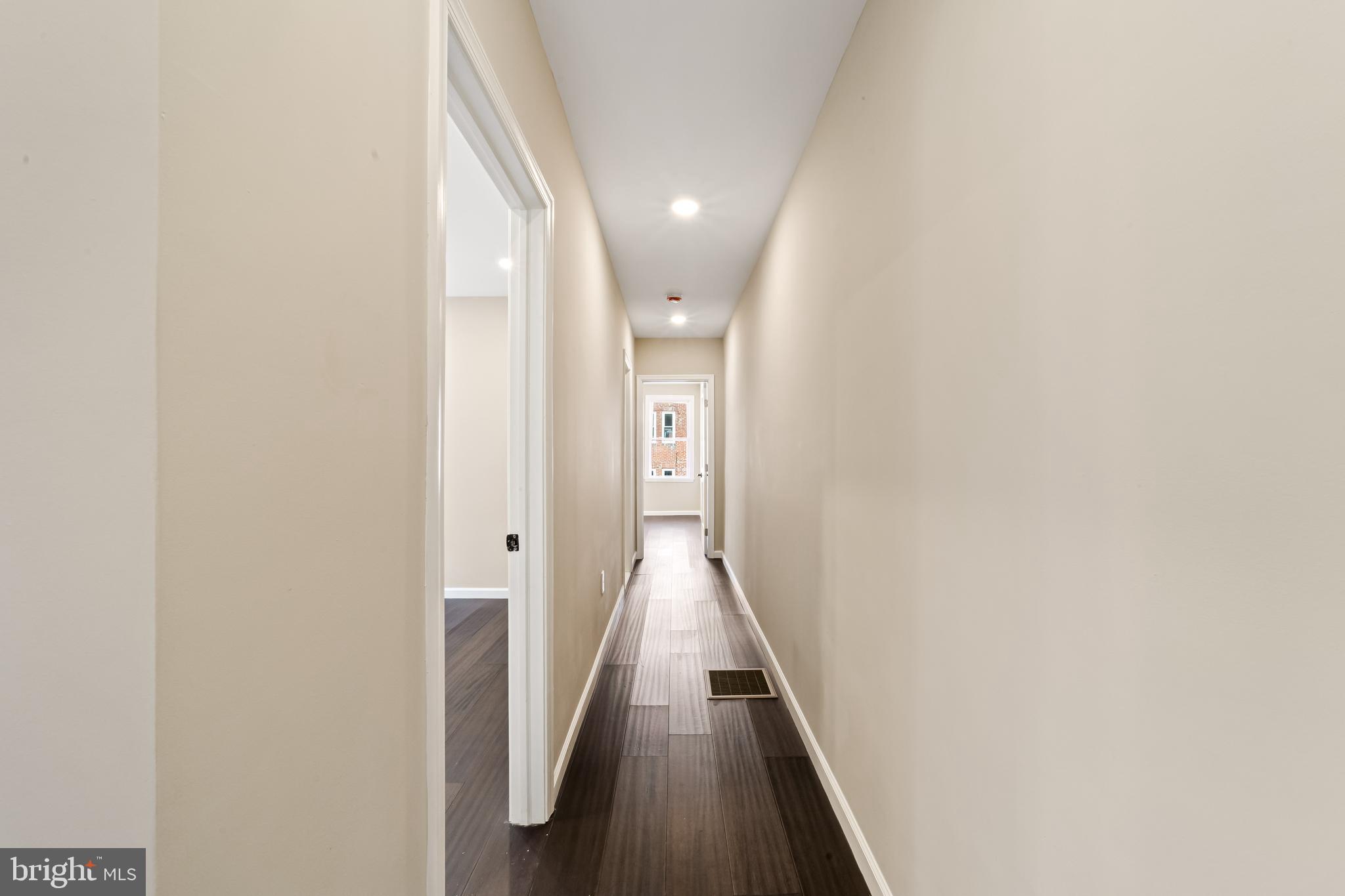 WALNUT HILL - Residential