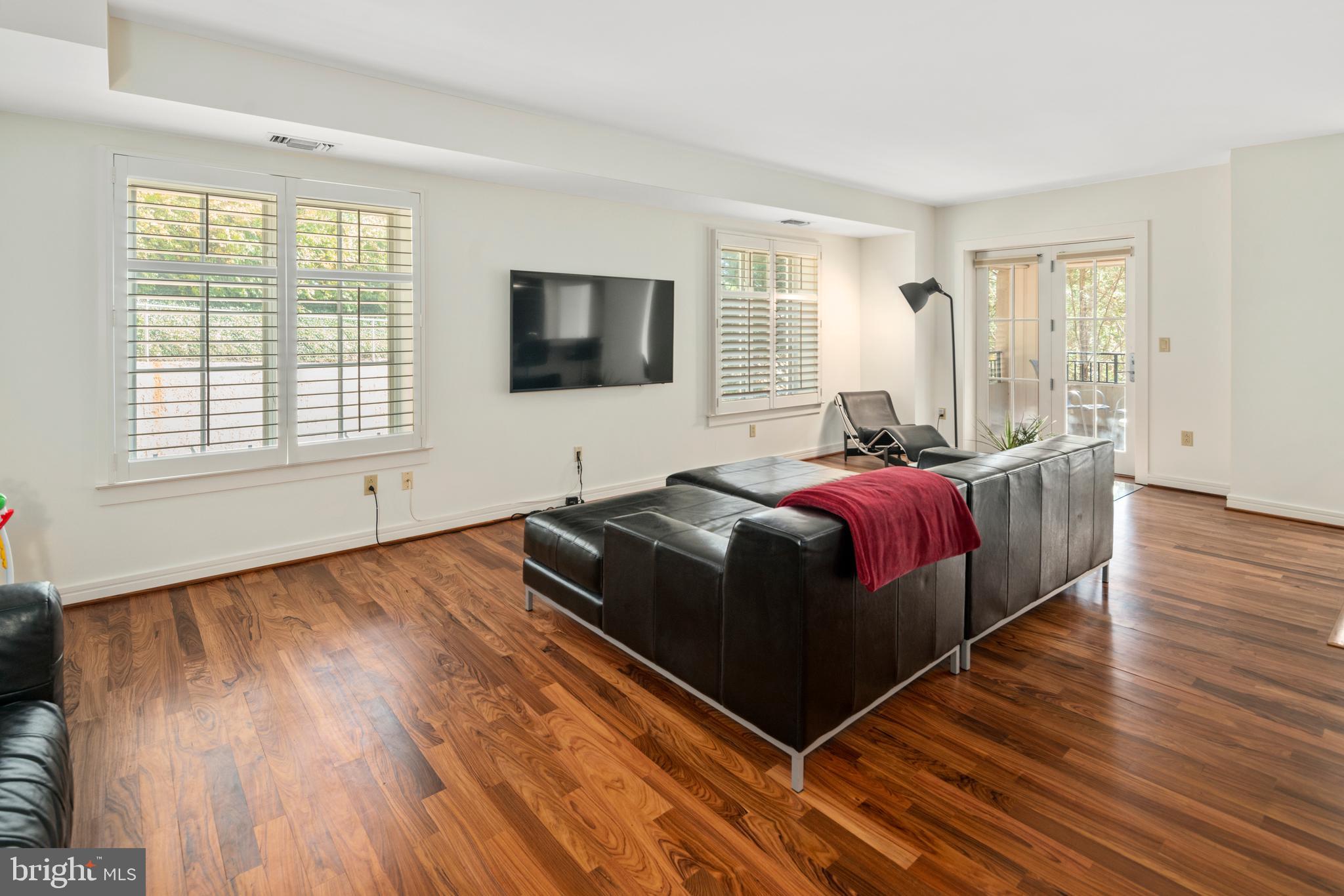 190 PRESIDENTIAL BOULEVARD 301