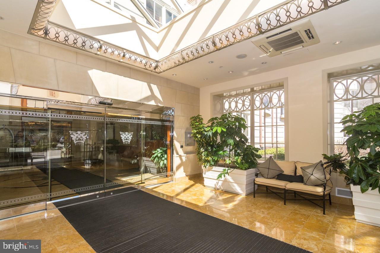190 PRESIDENTIAL BOULEVARD 301