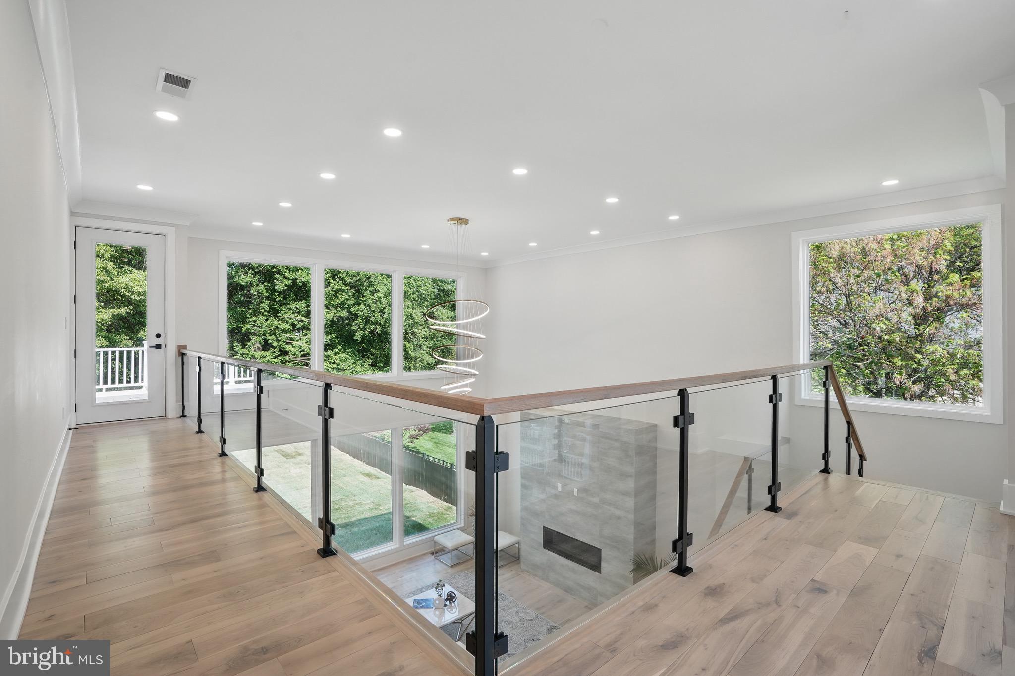 HOLLY PARK - Residential