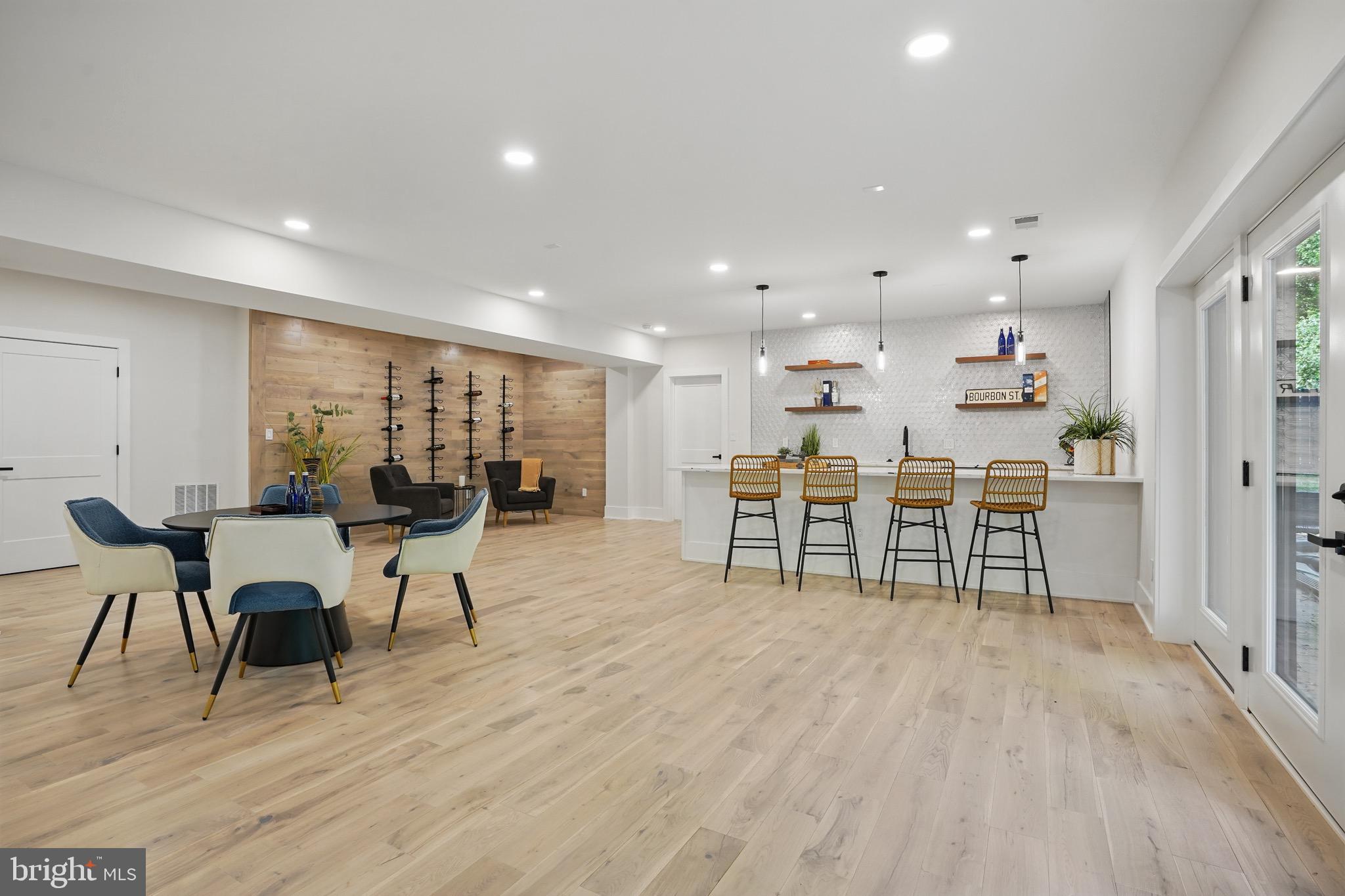 HOLLY PARK - Residential