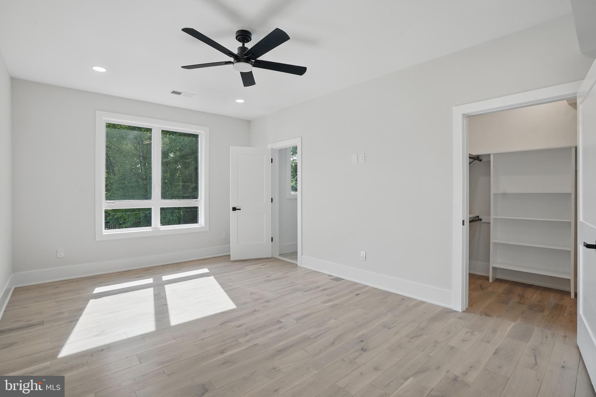 HOLLY PARK - Residential