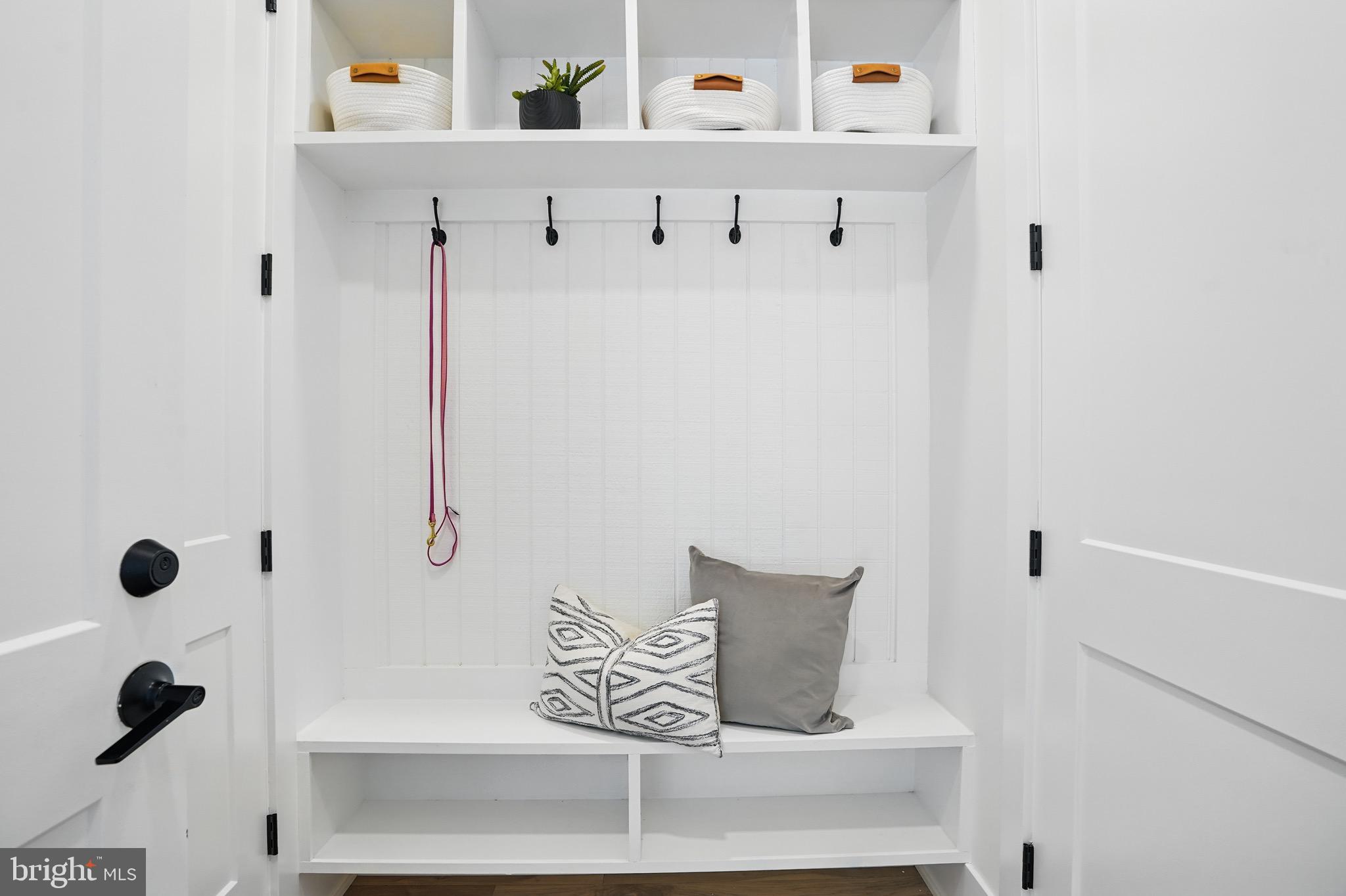 HOLLY PARK - Residential