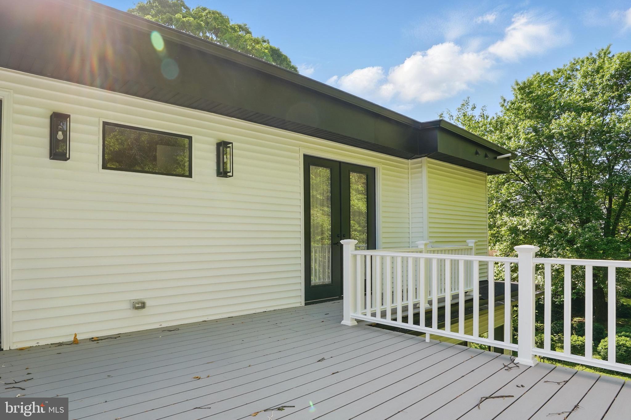 HOLLY PARK - Residential