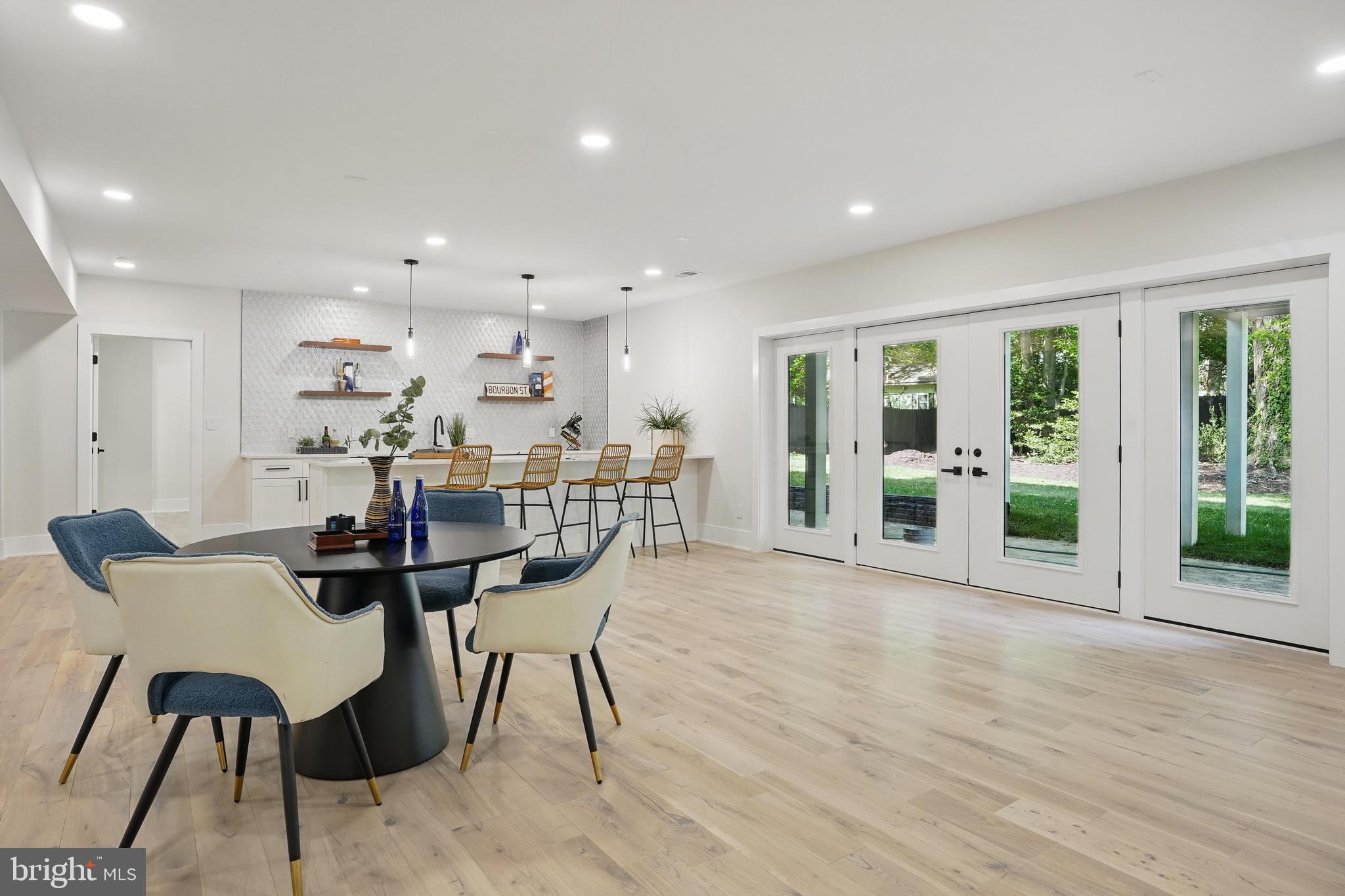 HOLLY PARK - Residential