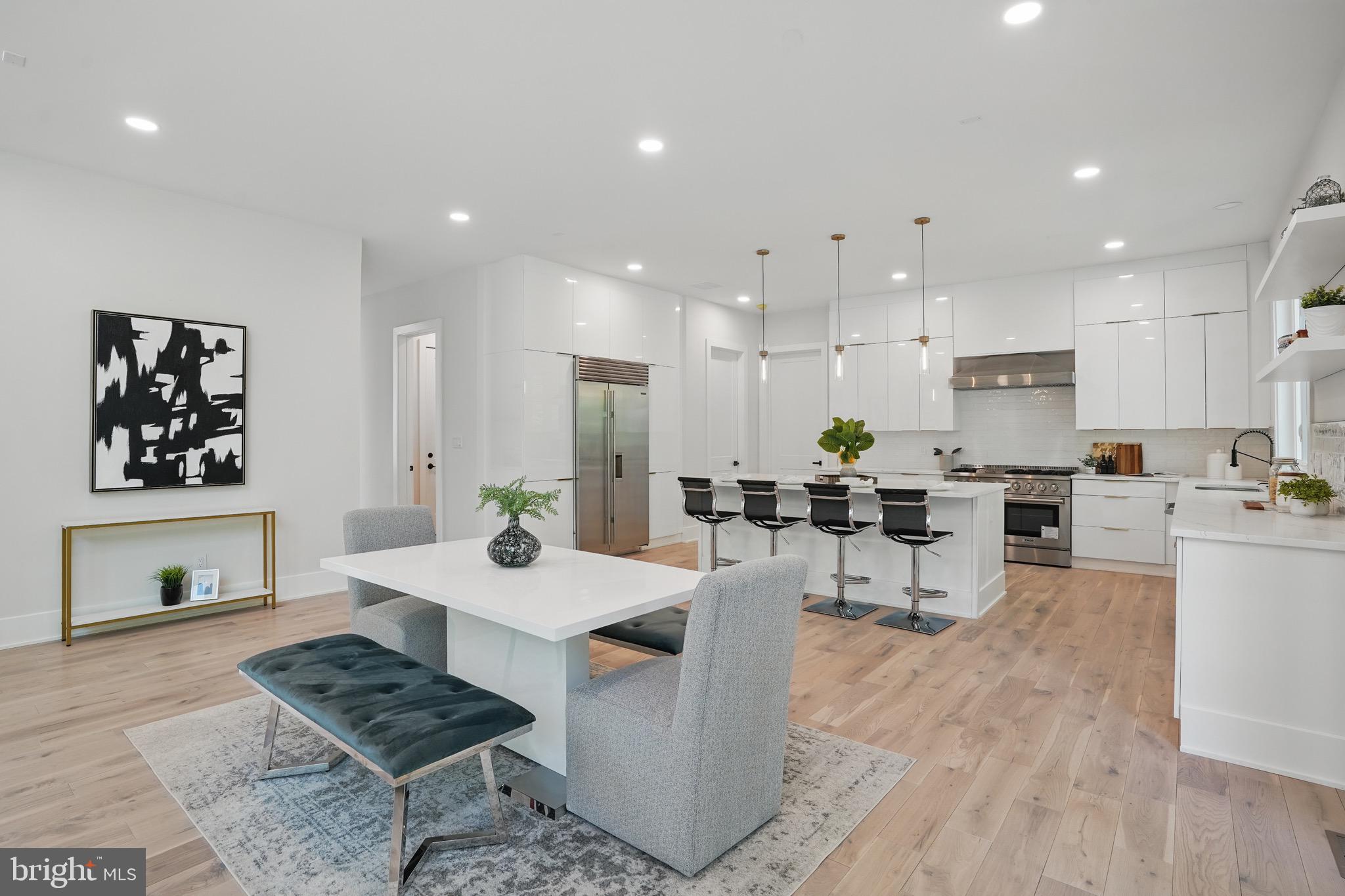 HOLLY PARK - Residential