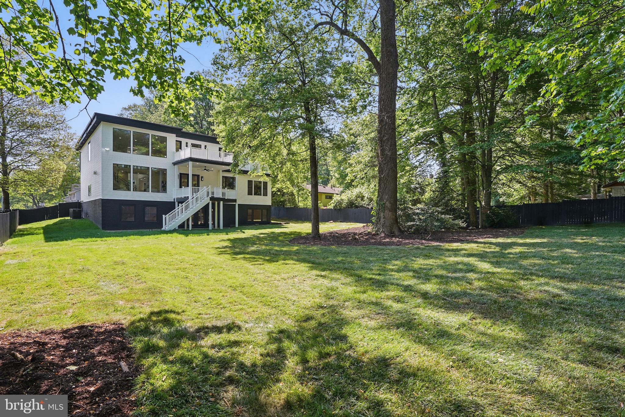 HOLLY PARK - Residential