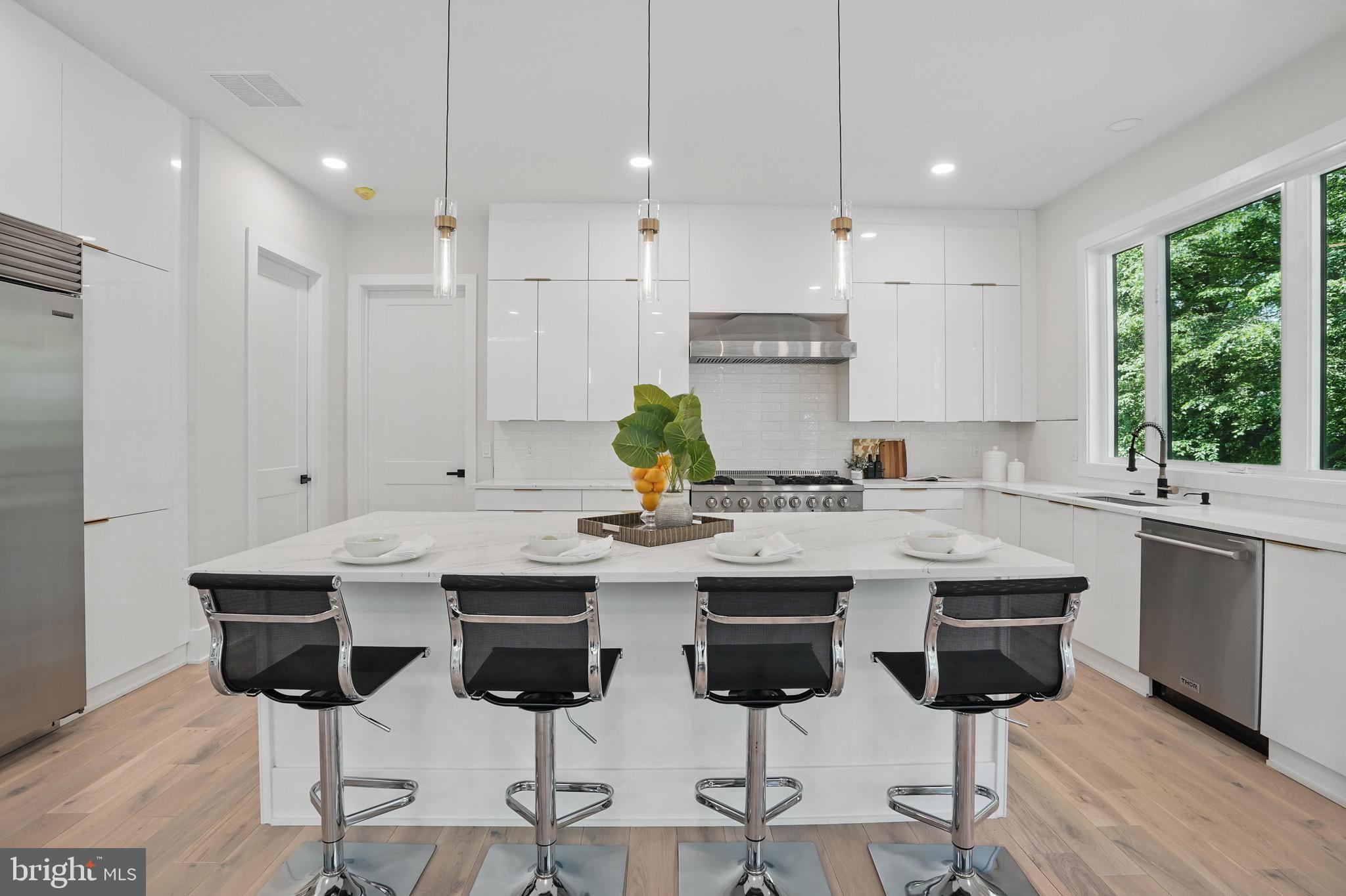 HOLLY PARK - Residential