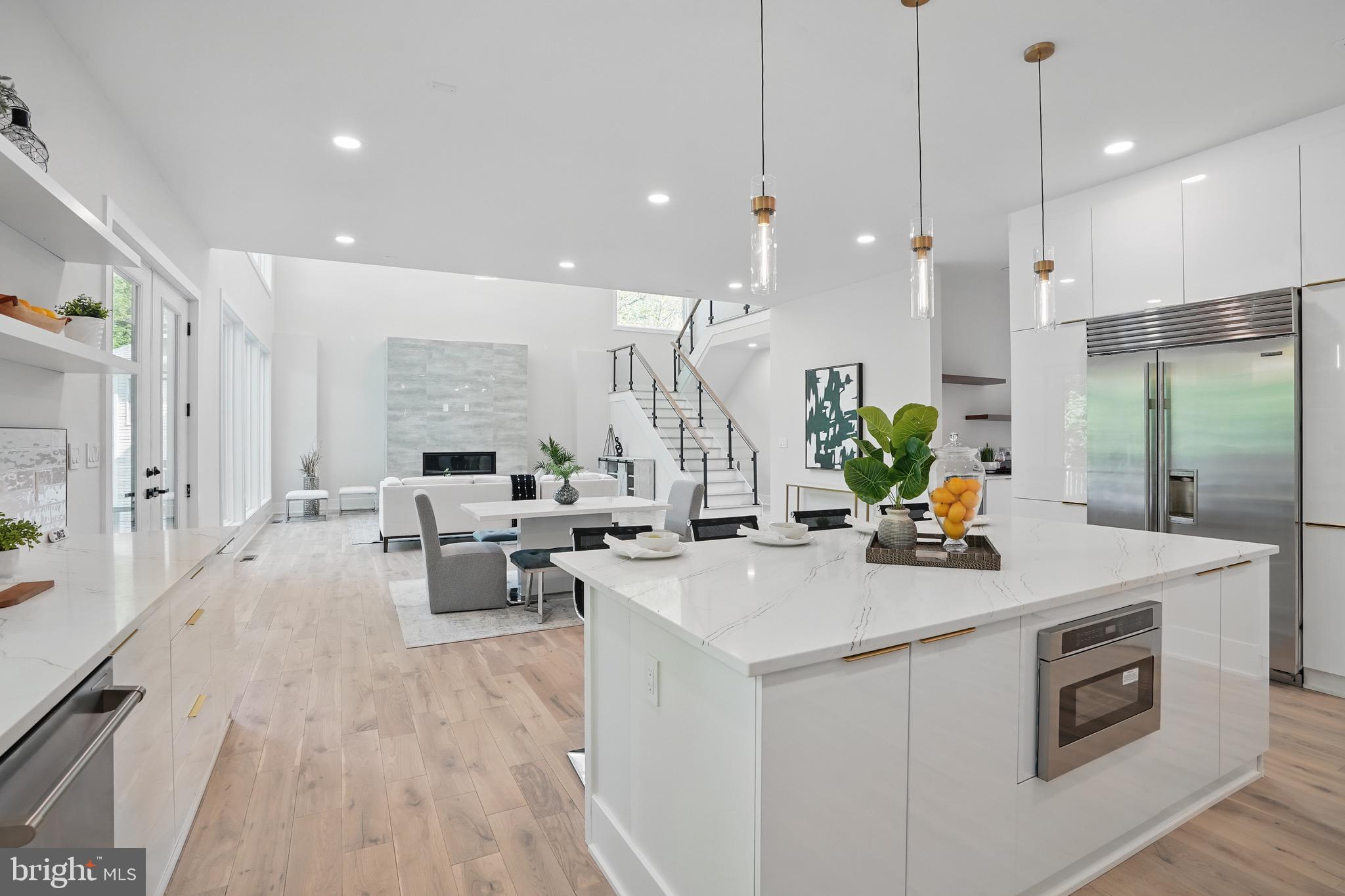 HOLLY PARK - Residential