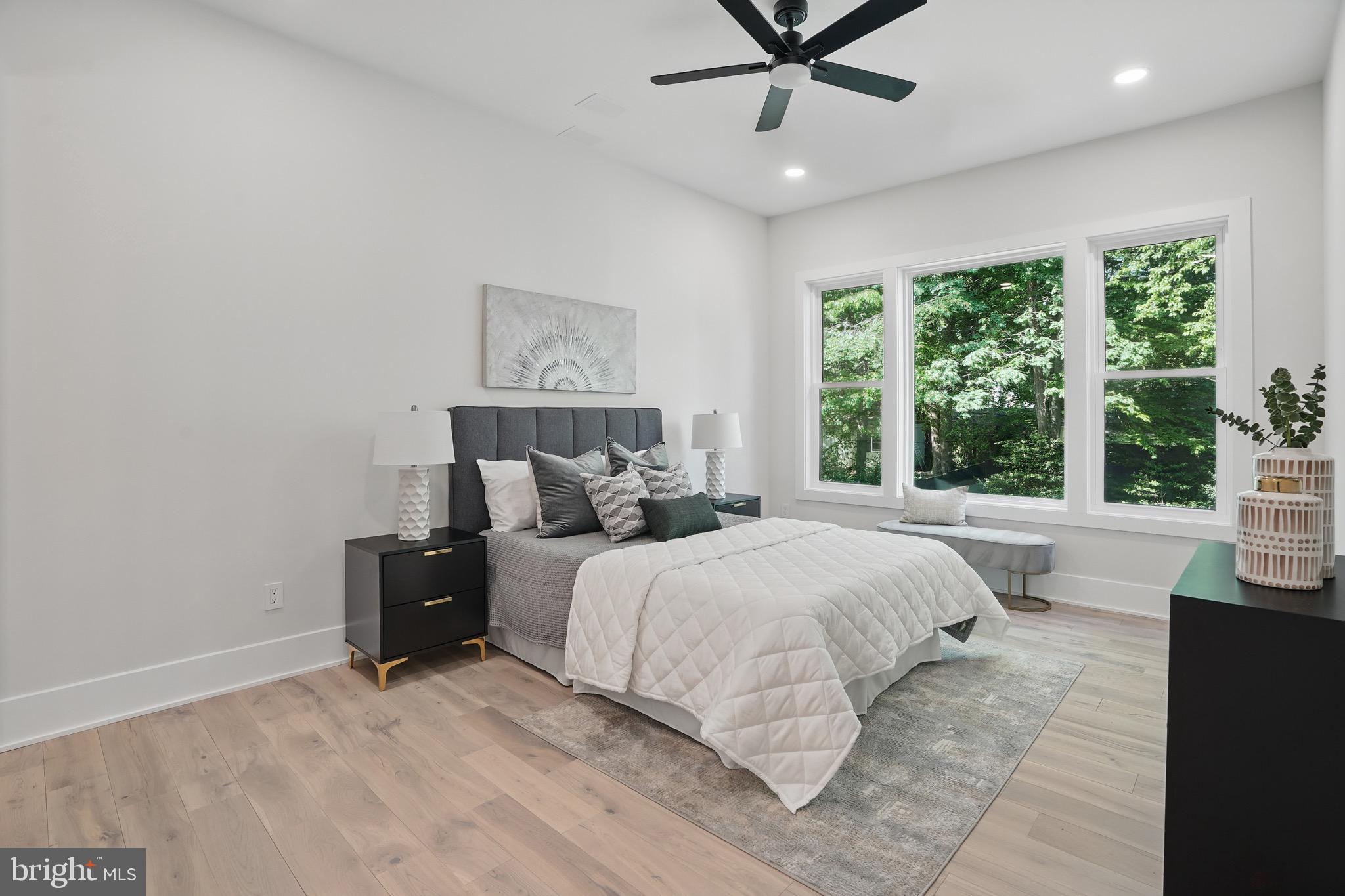 HOLLY PARK - Residential