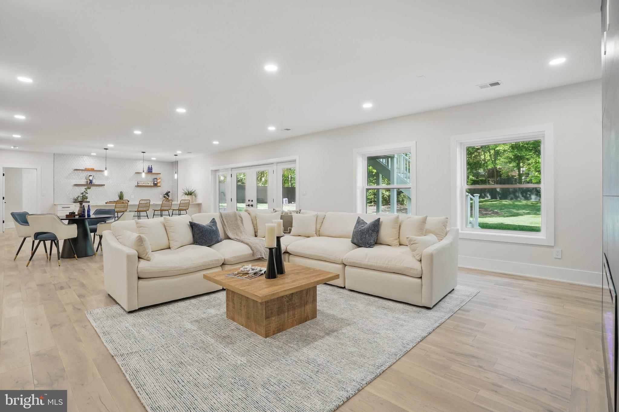 HOLLY PARK - Residential