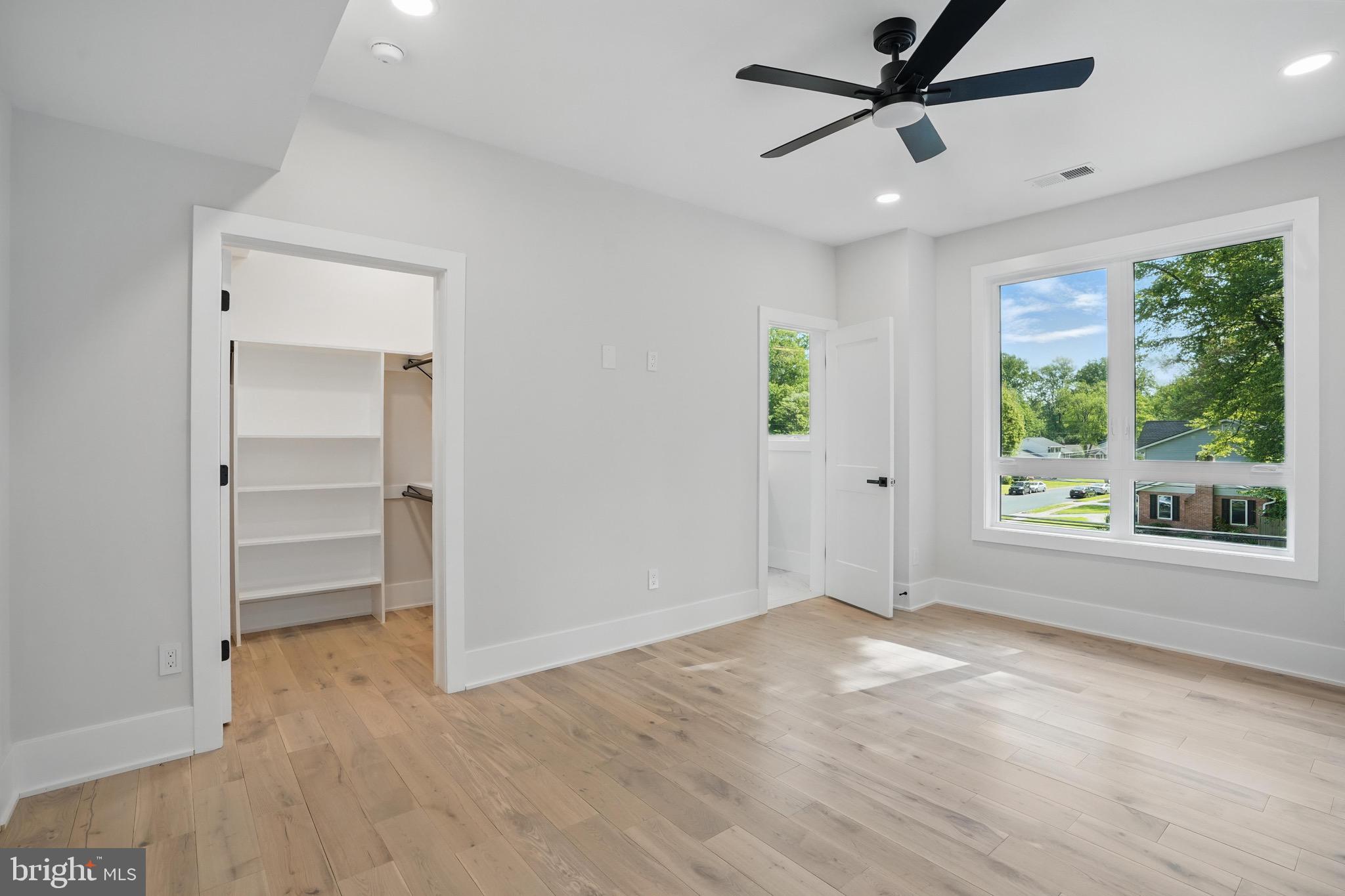 HOLLY PARK - Residential