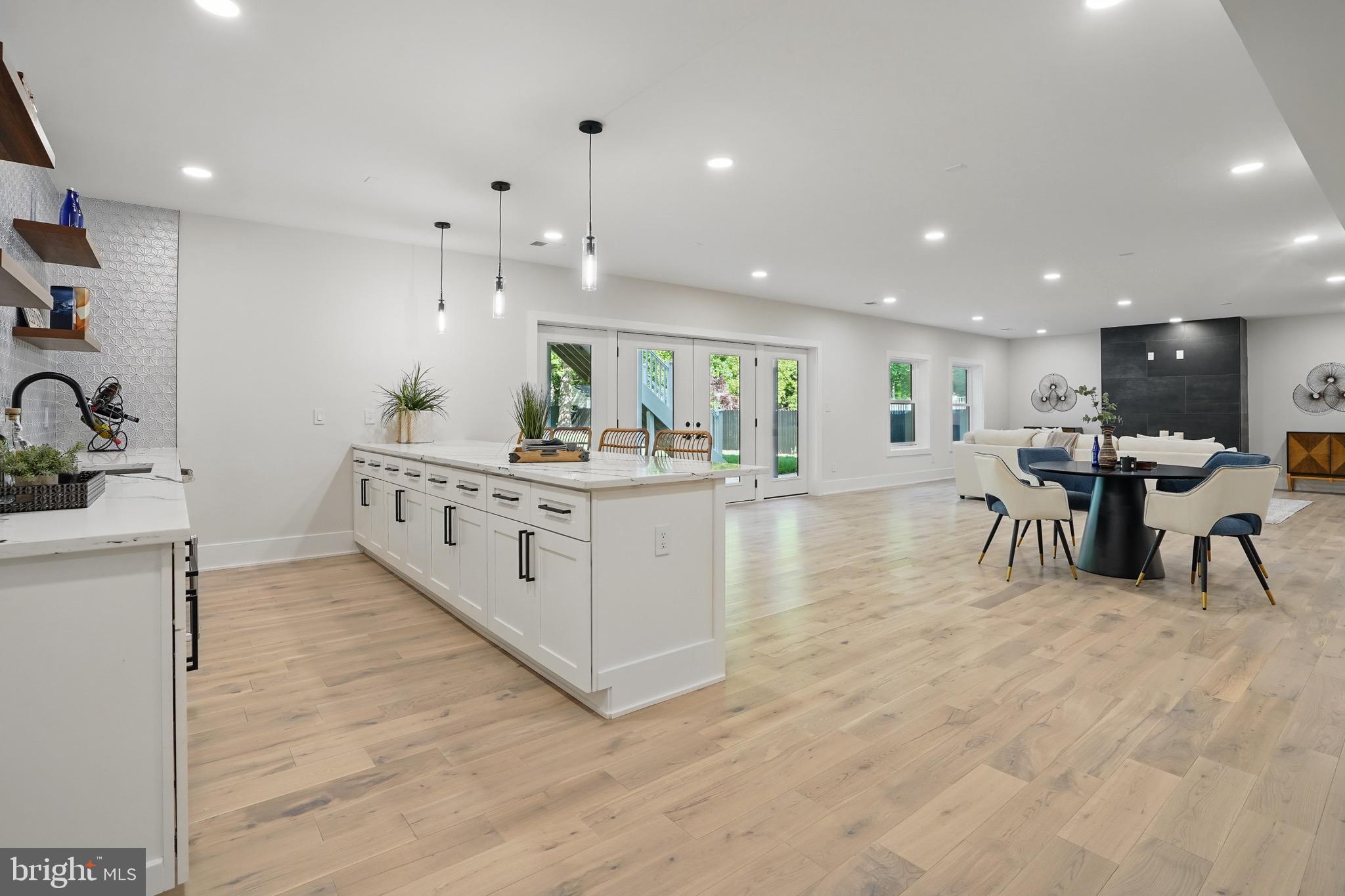 HOLLY PARK - Residential