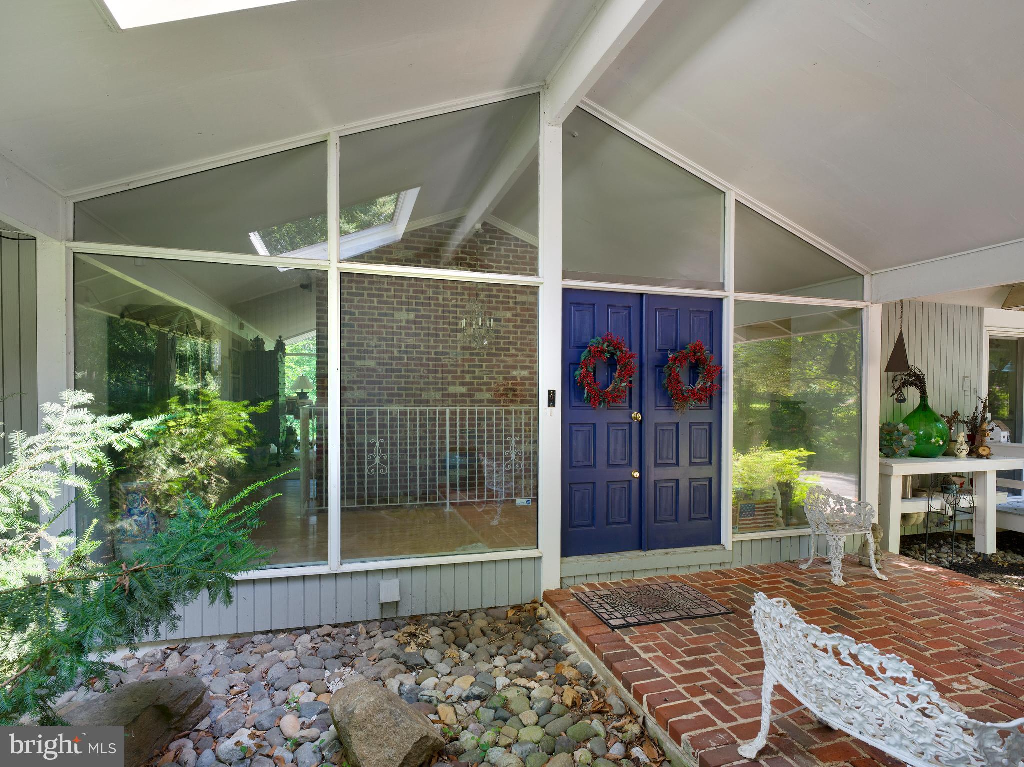 310 JEFFREY LANE