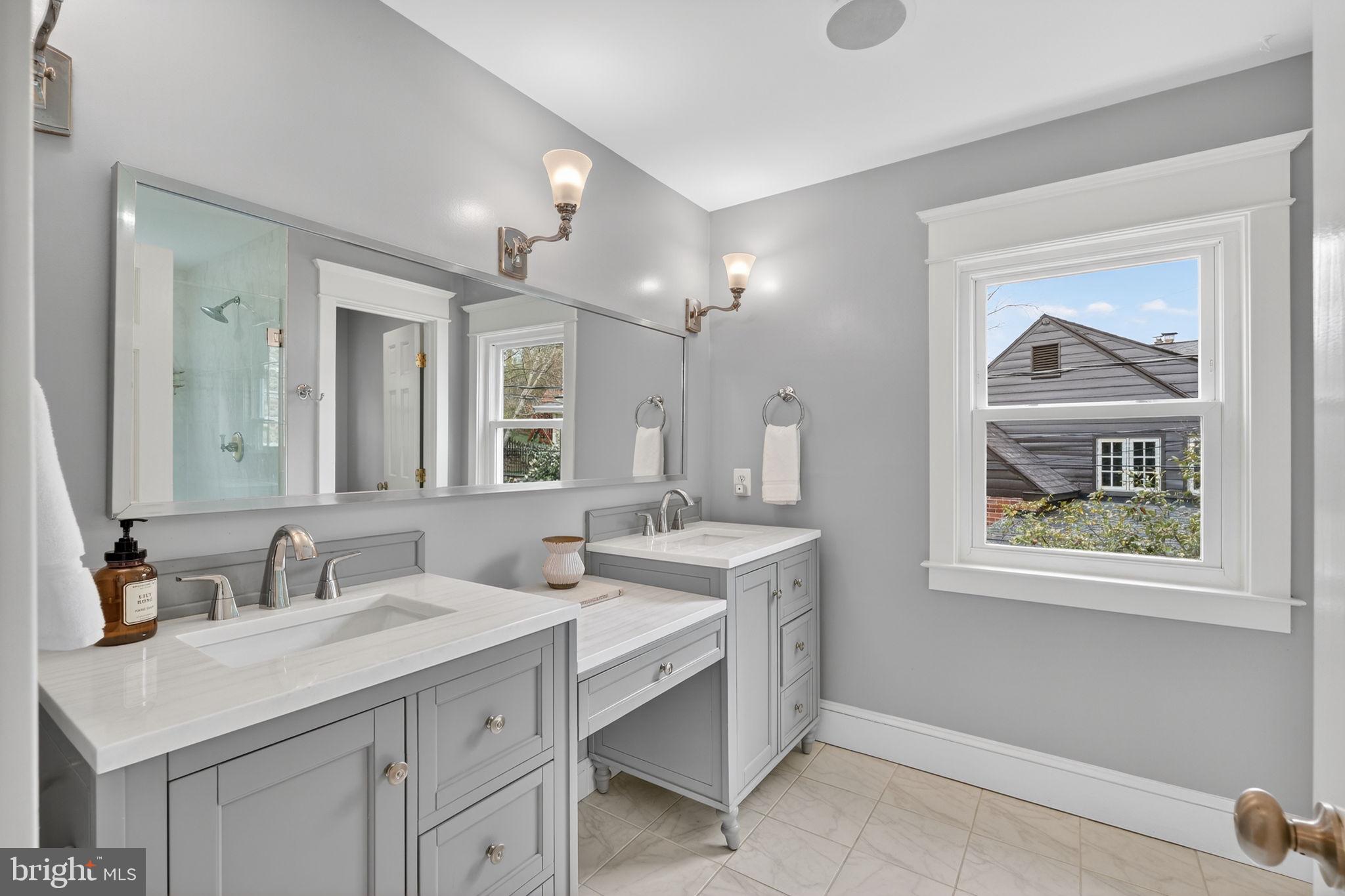 BEVERLEY HILLS - Residential