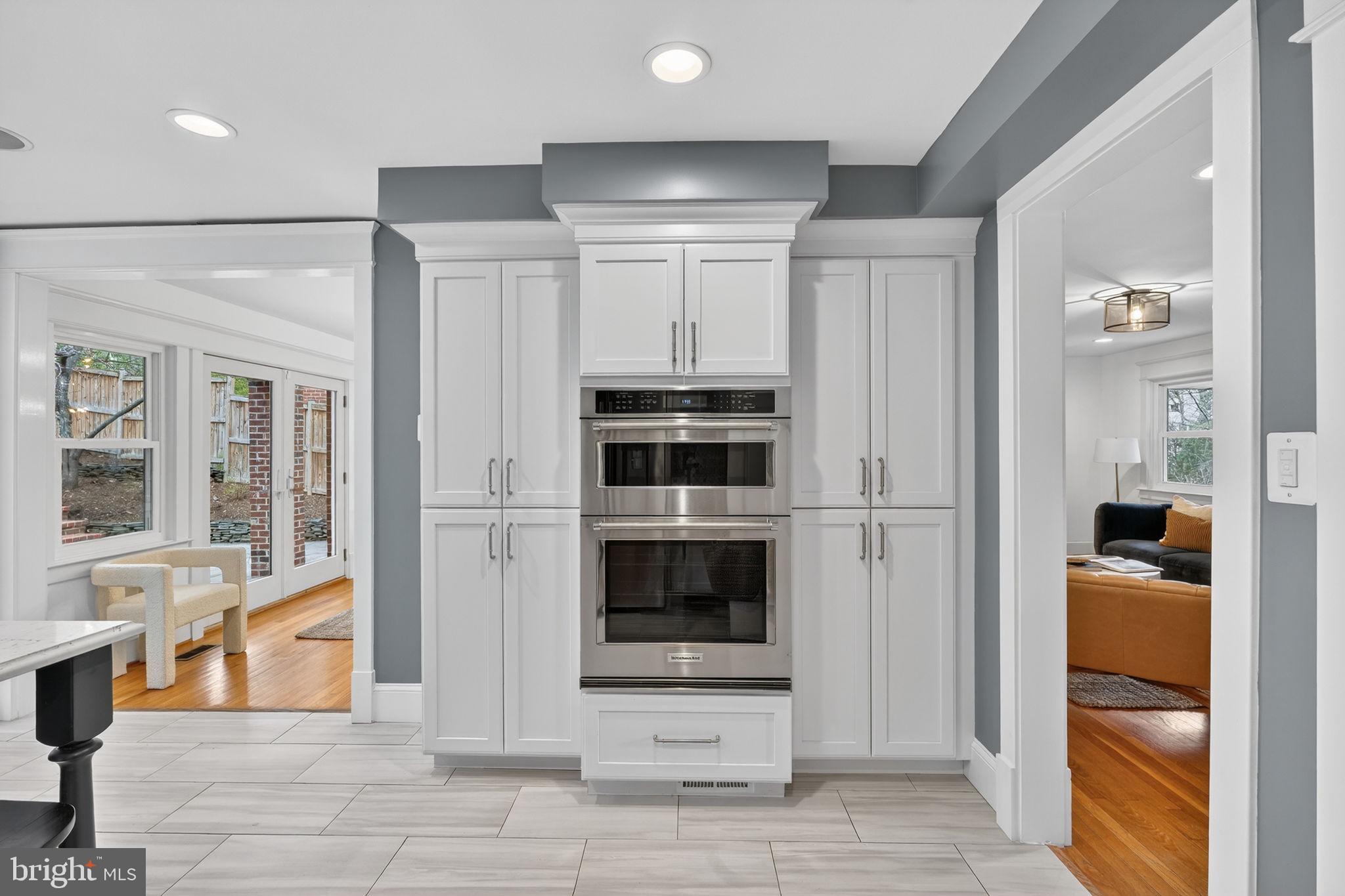 BEVERLEY HILLS - Residential