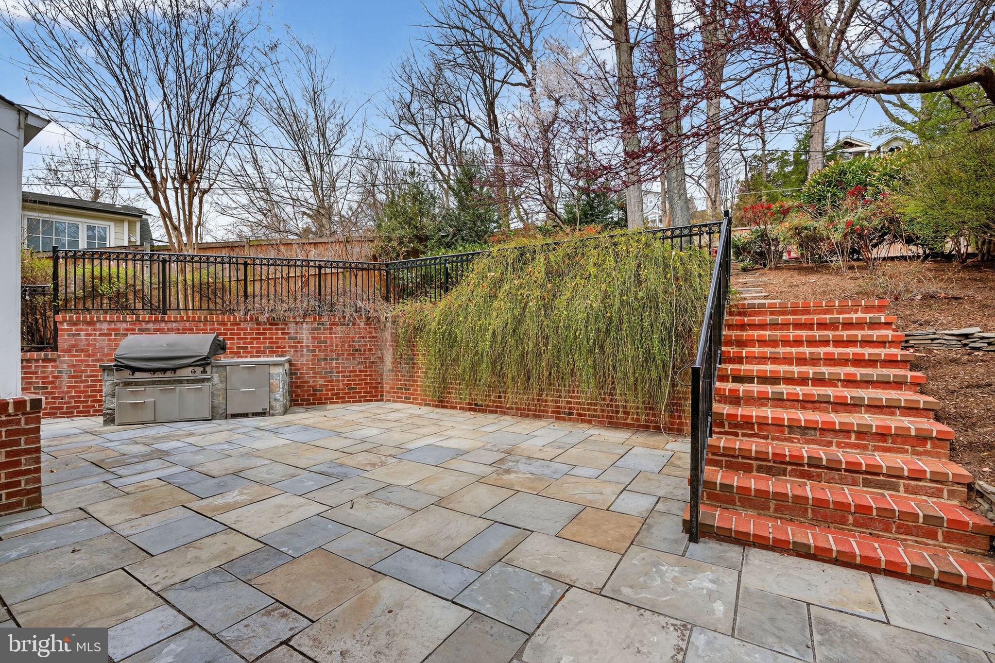 BEVERLEY HILLS - Residential