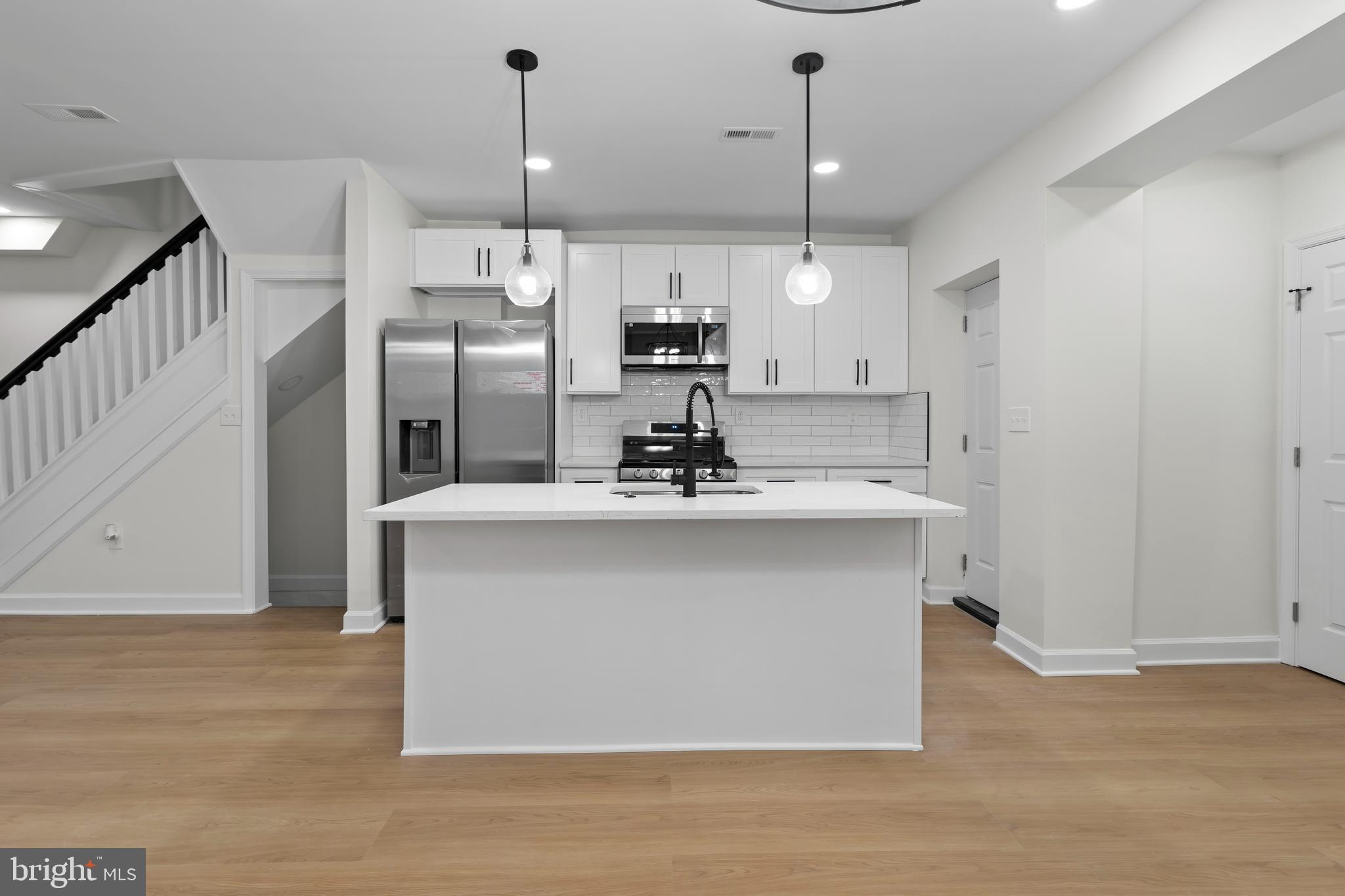 MONDAWMIN - Residential