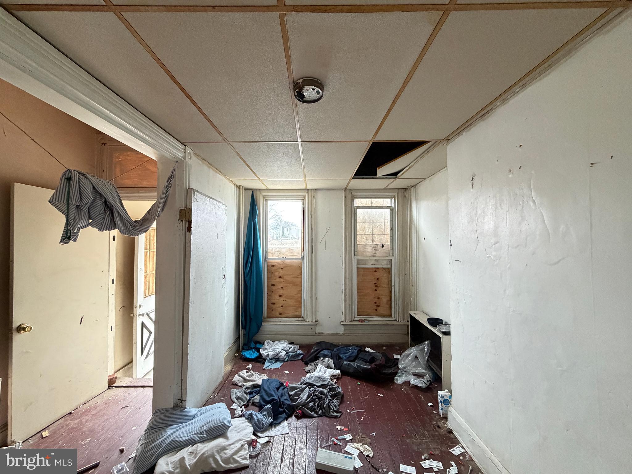 BROADWAY EAST - Residential