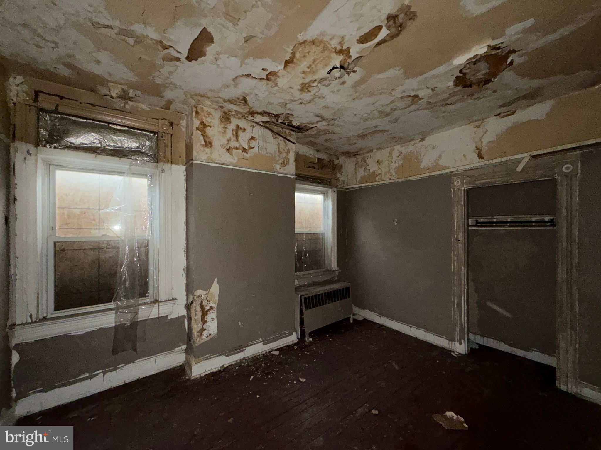 BROADWAY EAST - Residential