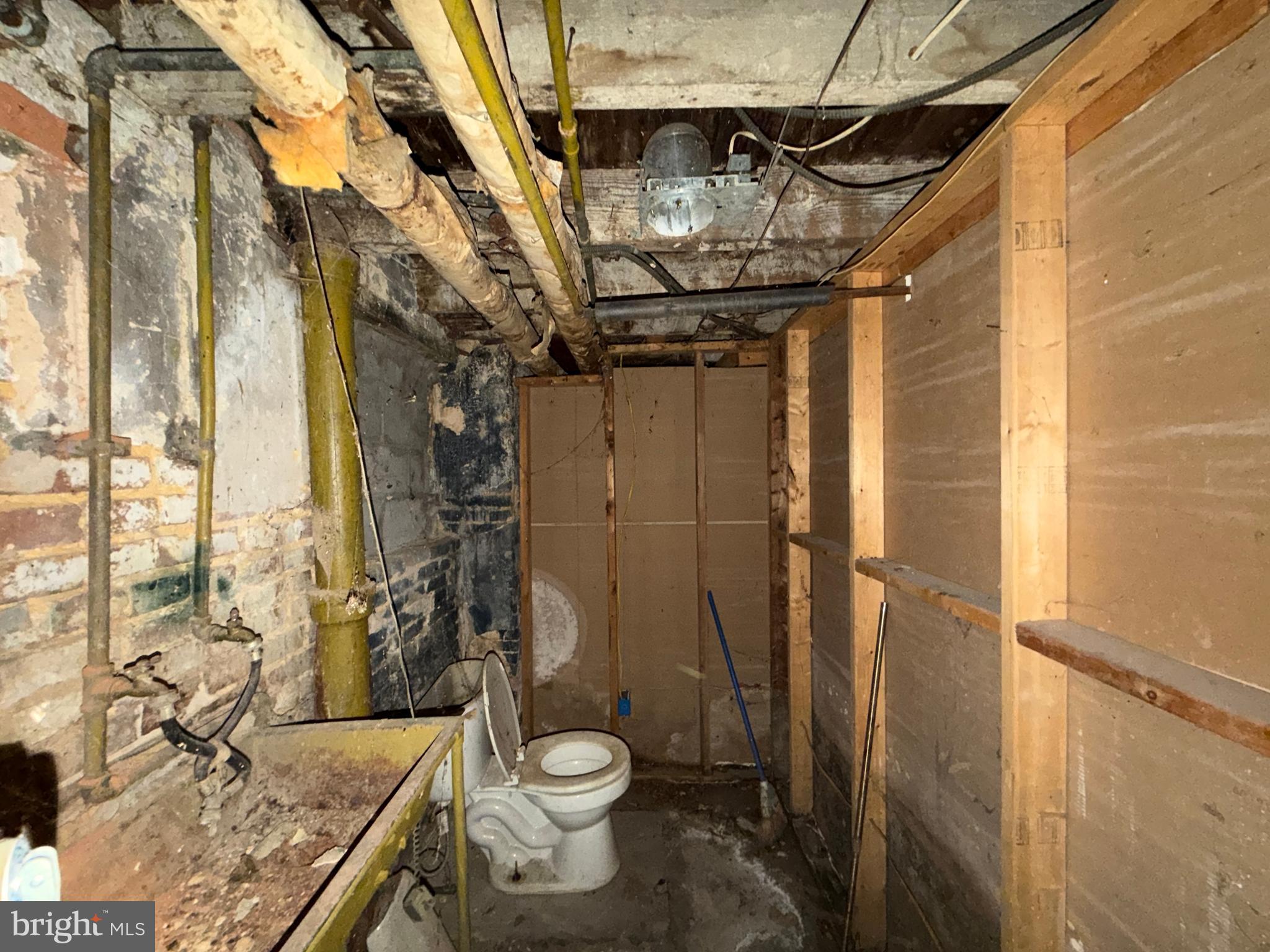 BROADWAY EAST - Residential