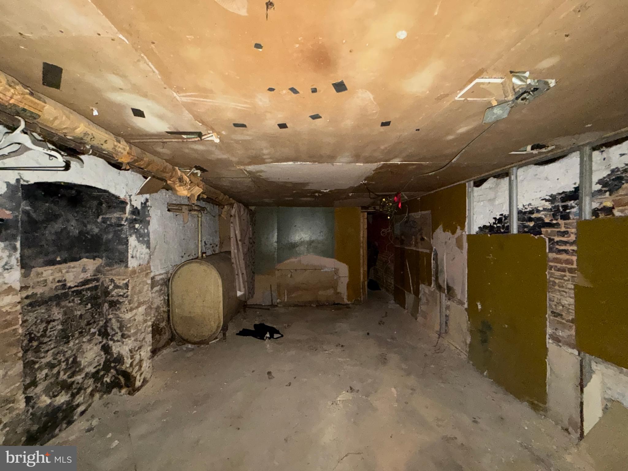 BROADWAY EAST - Residential