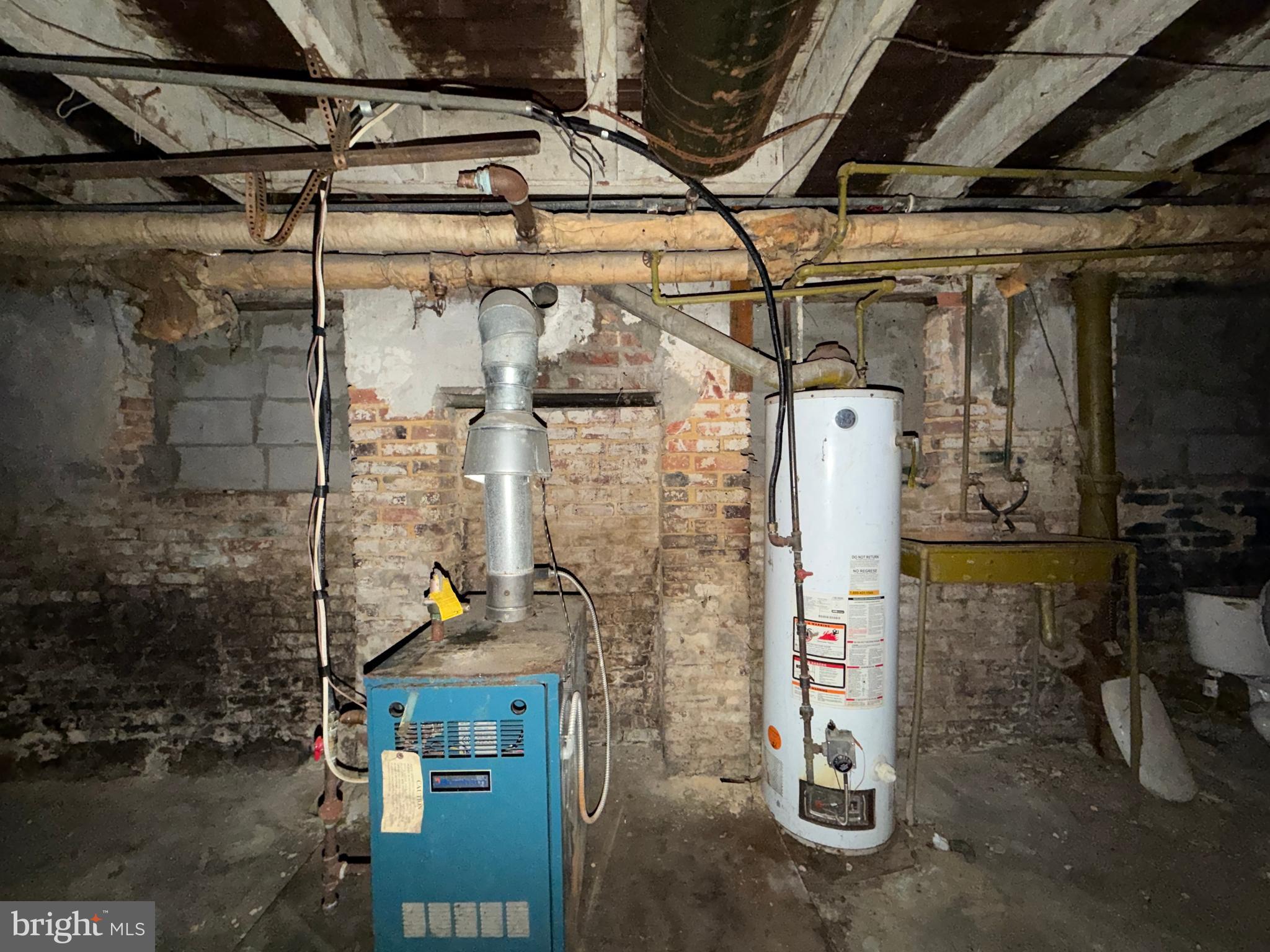 BROADWAY EAST - Residential