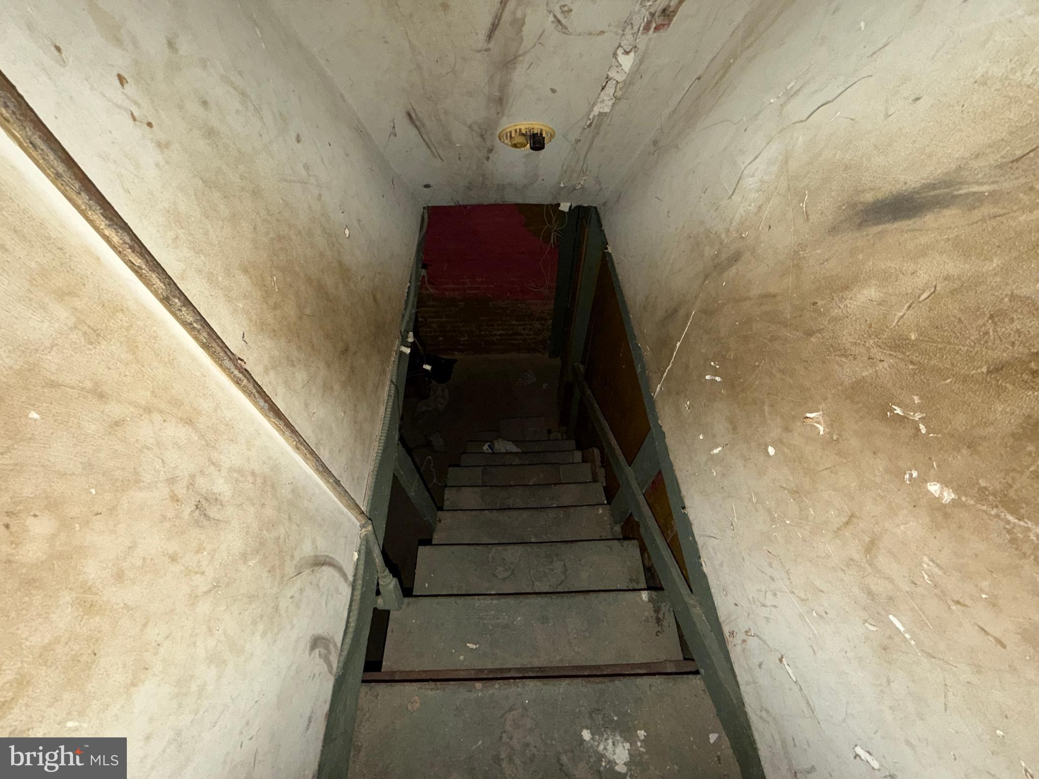 BROADWAY EAST - Residential