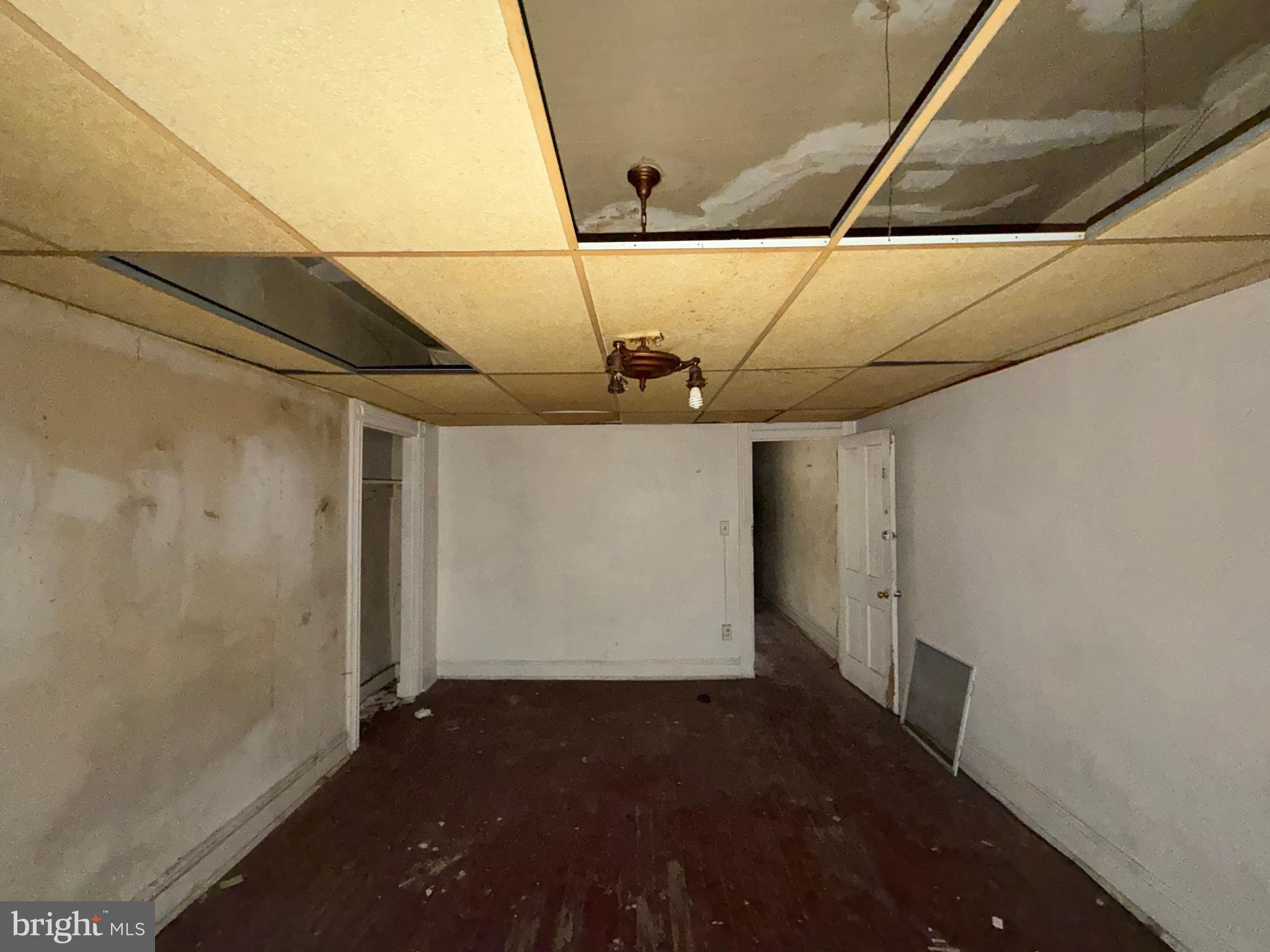 BROADWAY EAST - Residential