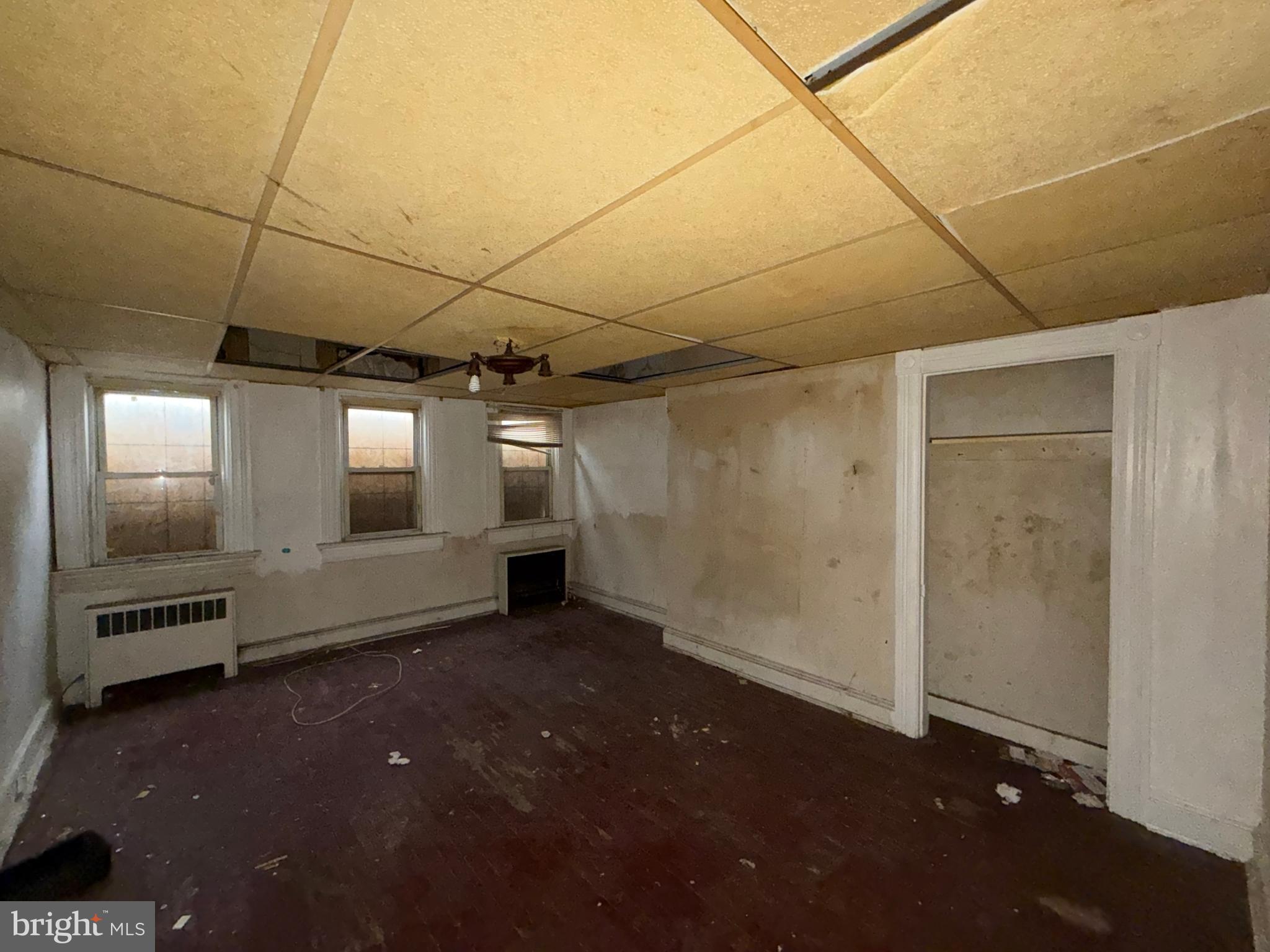 BROADWAY EAST - Residential