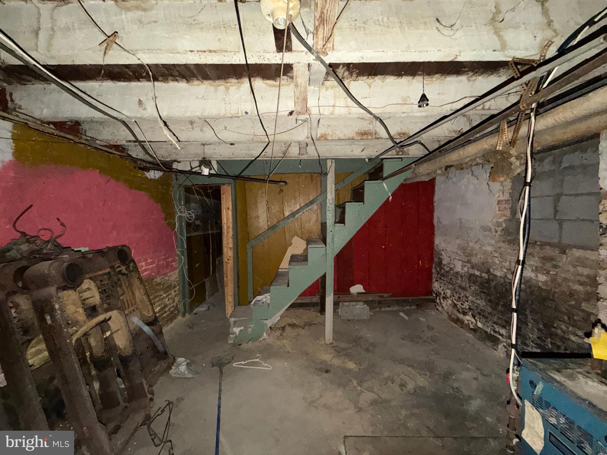 BROADWAY EAST - Residential