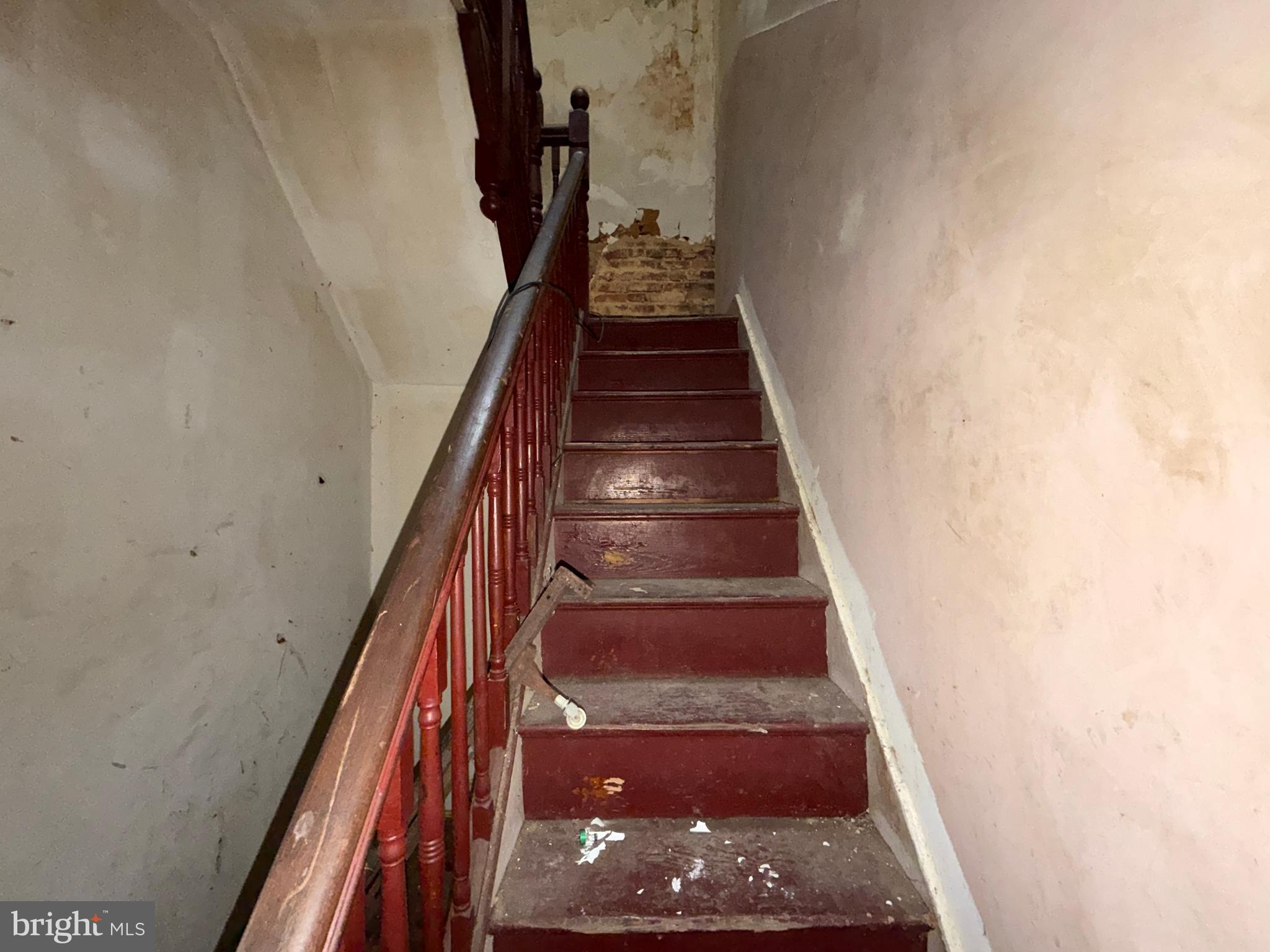 BROADWAY EAST - Residential