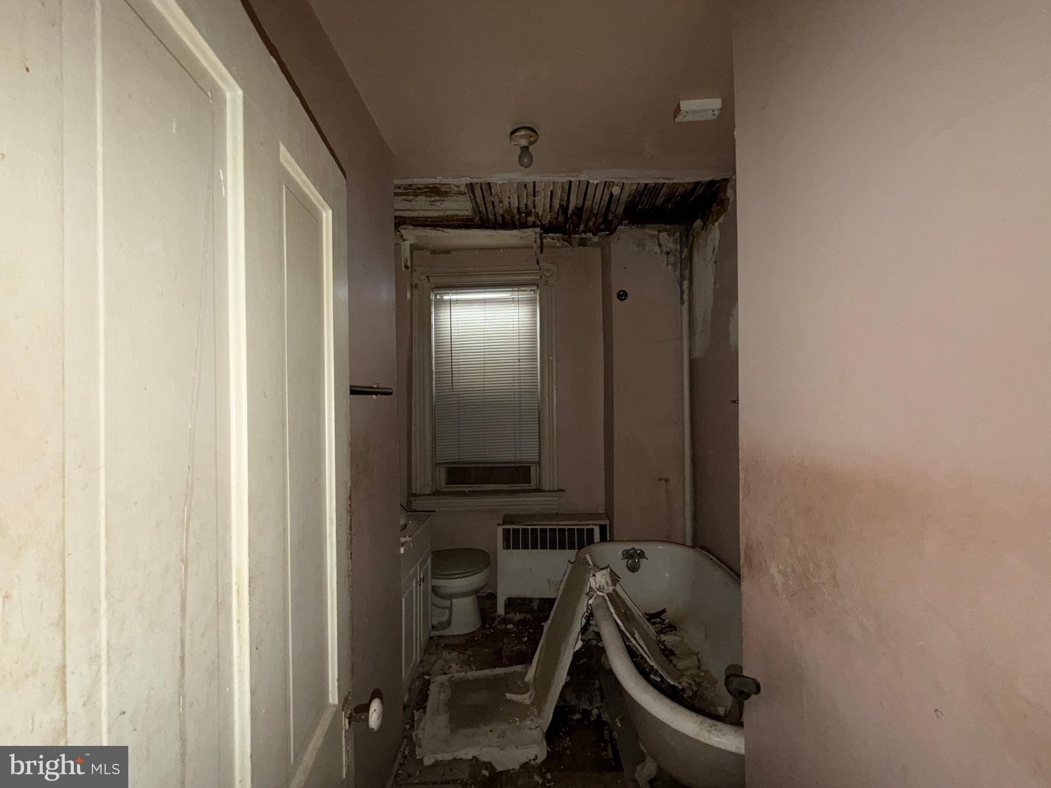 BROADWAY EAST - Residential