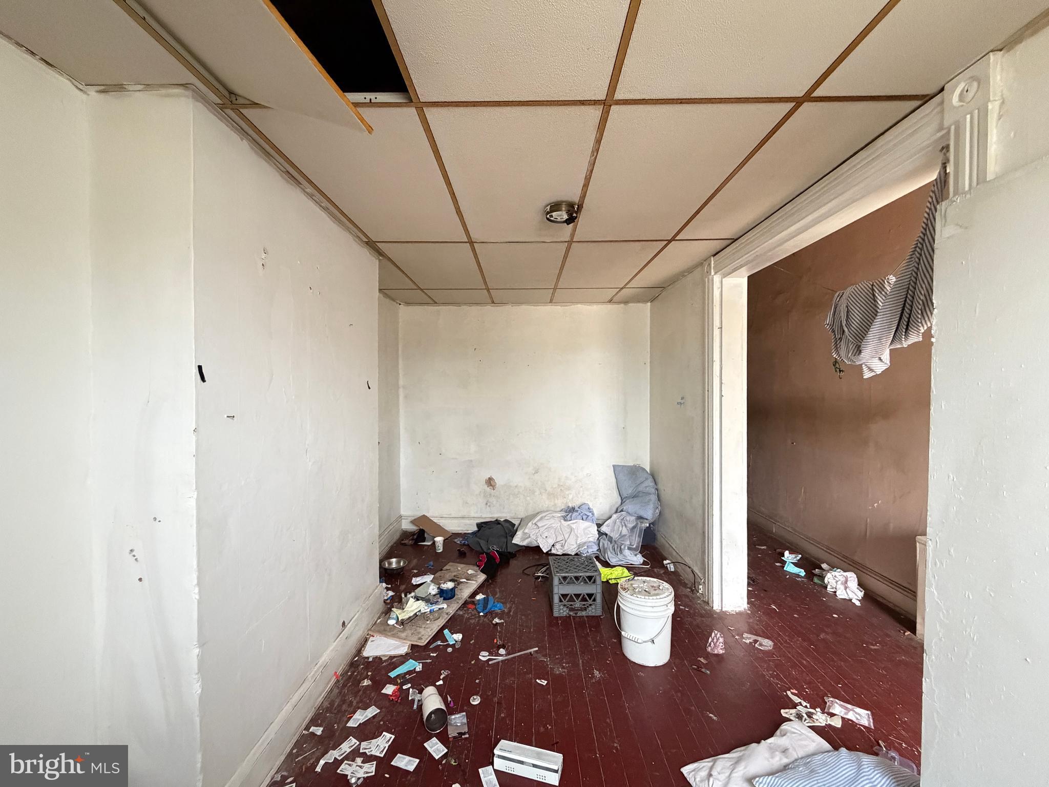 BROADWAY EAST - Residential